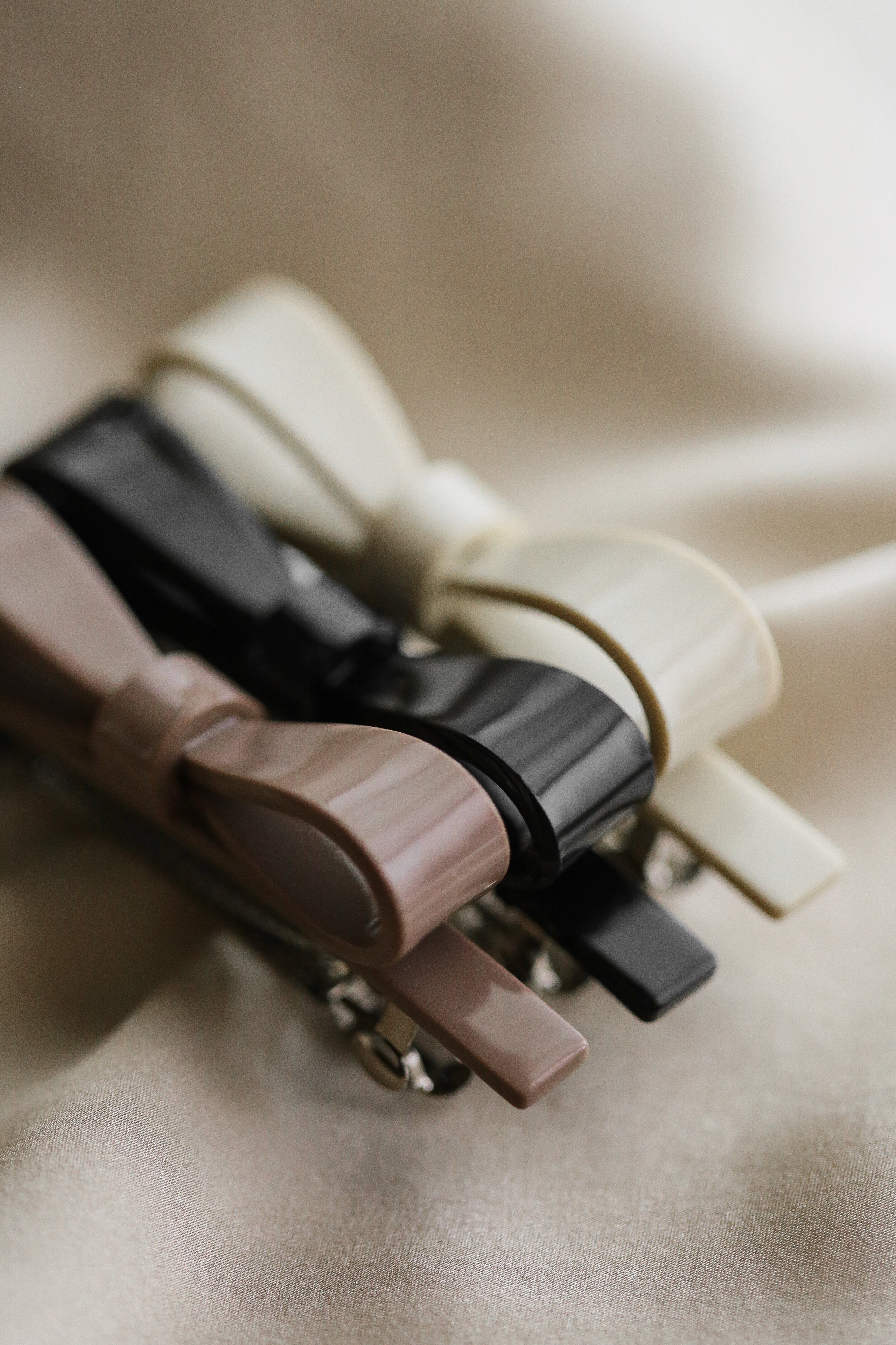 Mary Bow Barrette - Boutique Minimaliste has waterproof, durable, elegant and vintage inspired jewelry