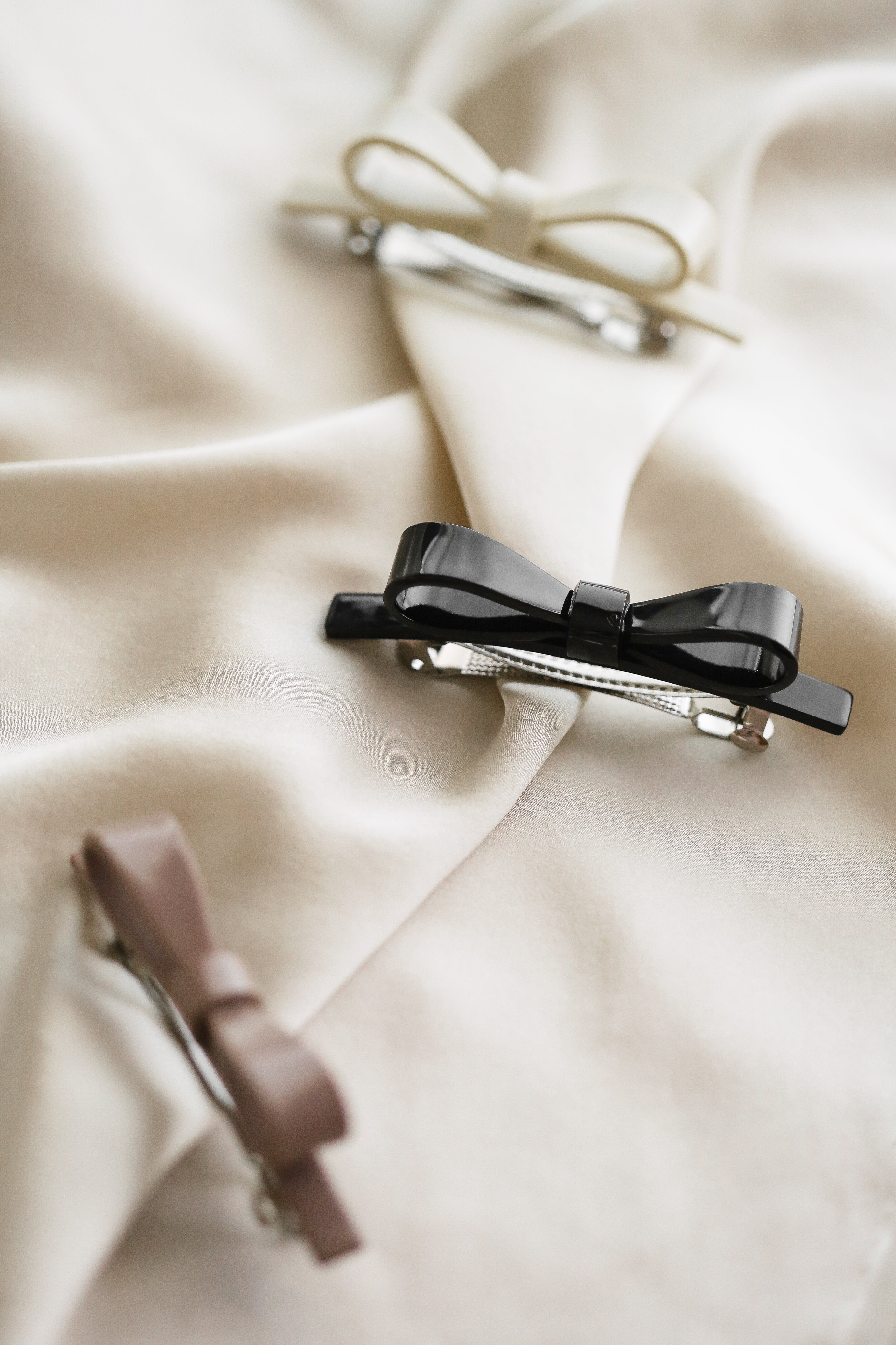 Mary Bow Barrette - Boutique Minimaliste has waterproof, durable, elegant and vintage inspired jewelry