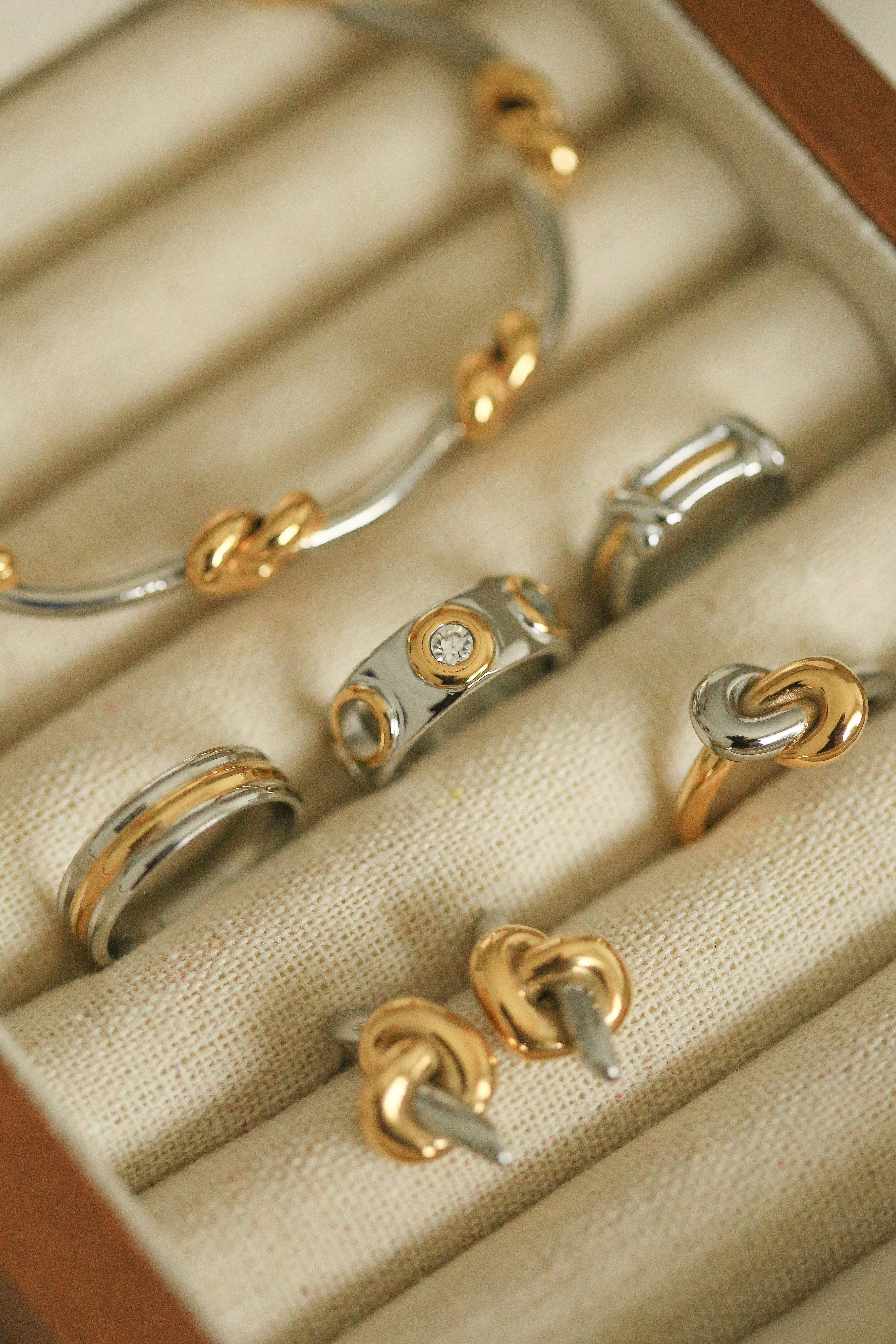 Maud Rings - has waterproof, durable, elegant and vintage inspired jewelry