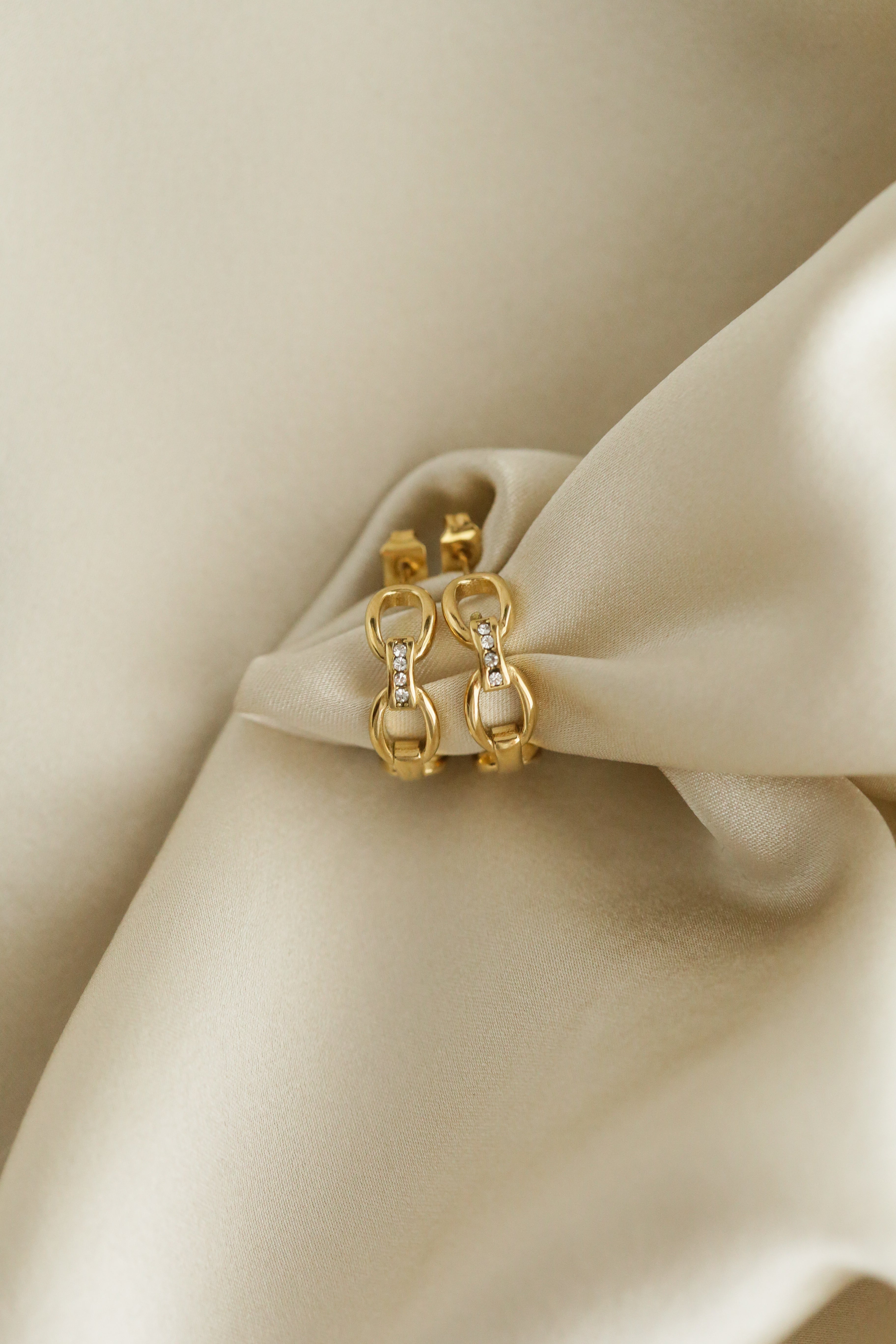 Mayfair Huggies - Boutique Minimaliste has waterproof, durable, elegant and vintage inspired jewelry