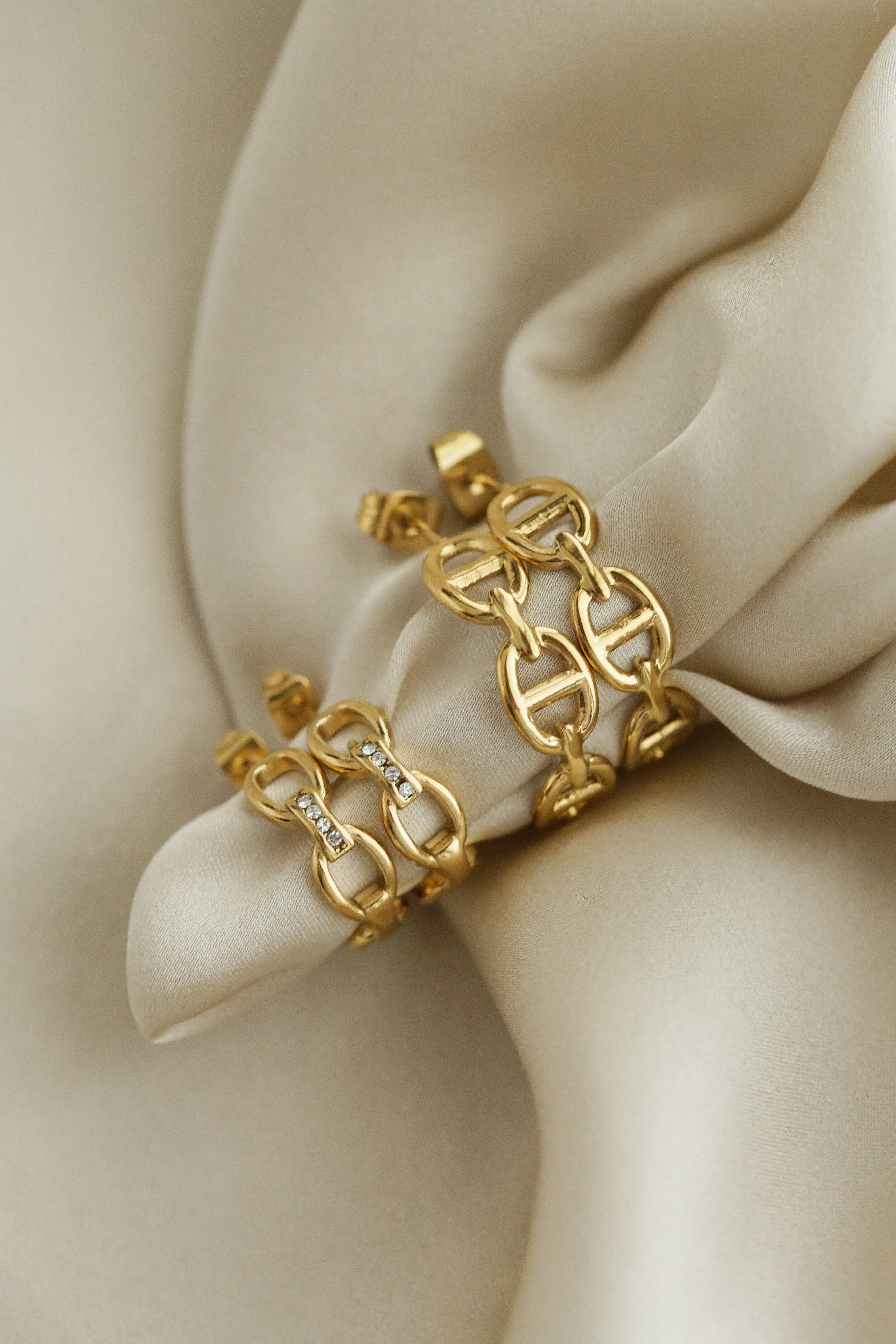 Mayfair Huggies - Boutique Minimaliste has waterproof, durable, elegant and vintage inspired jewelry