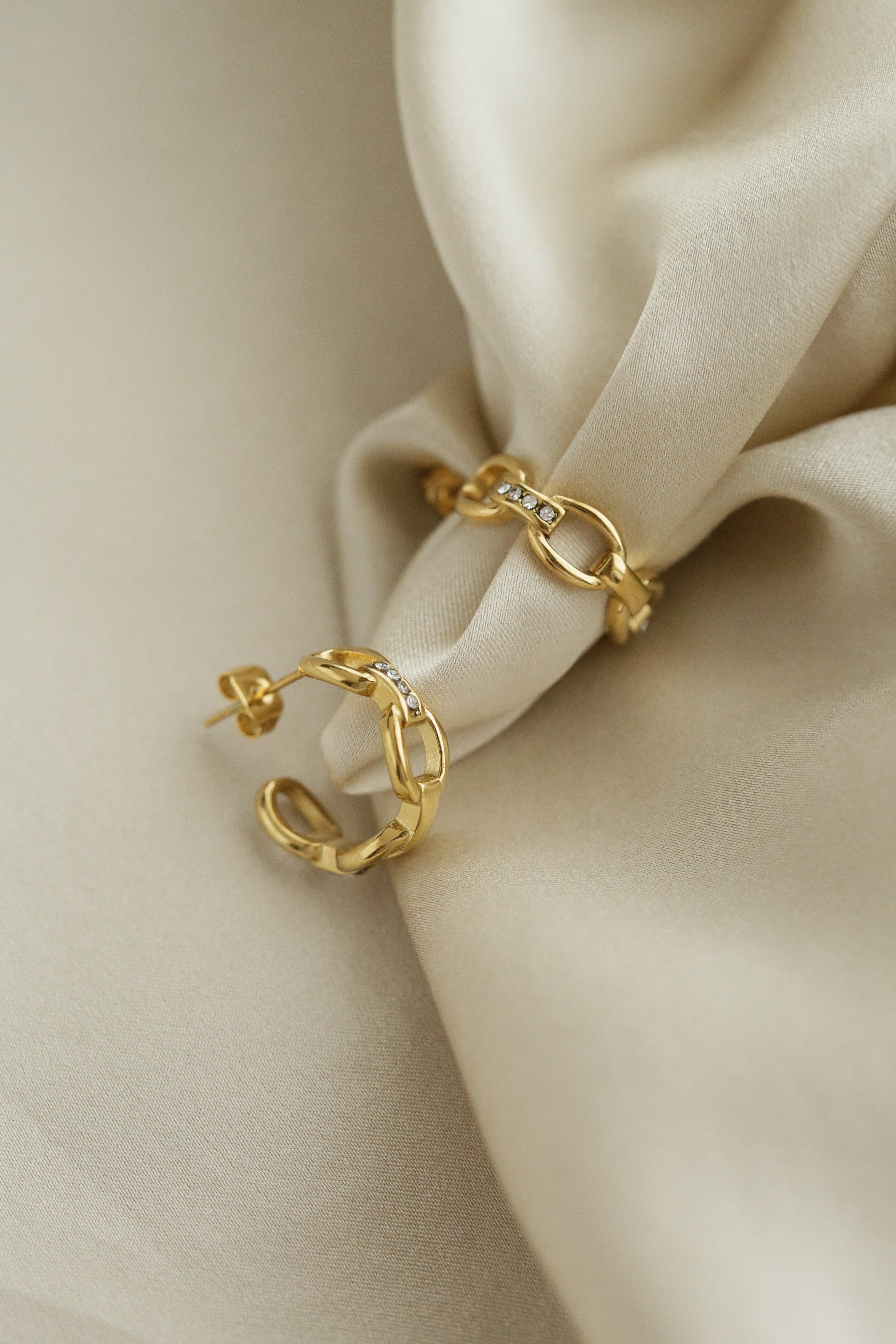 Mayfair Huggies - Boutique Minimaliste has waterproof, durable, elegant and vintage inspired jewelry