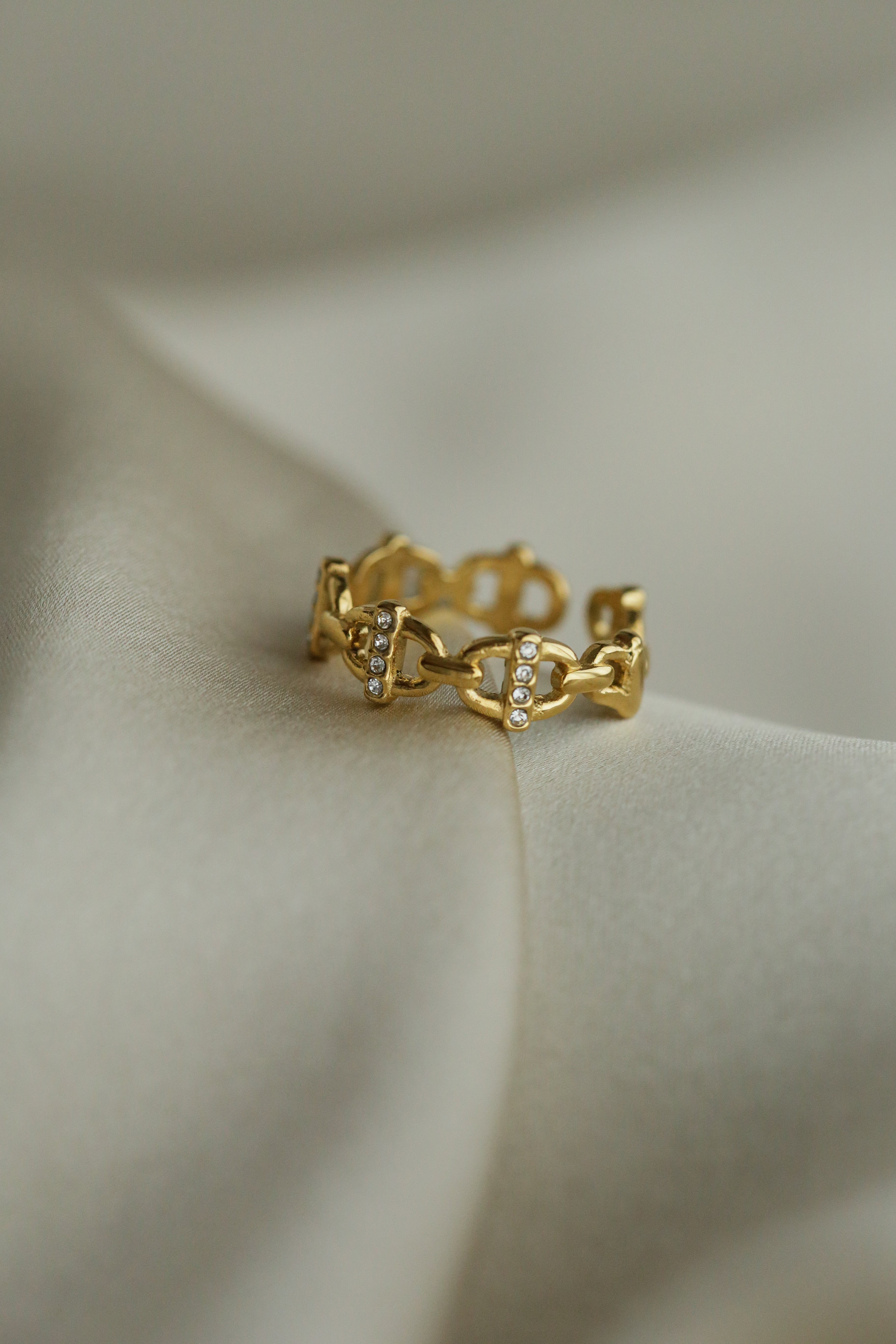 Mayfair Ring - Boutique Minimaliste has waterproof, durable, elegant and vintage inspired jewelry