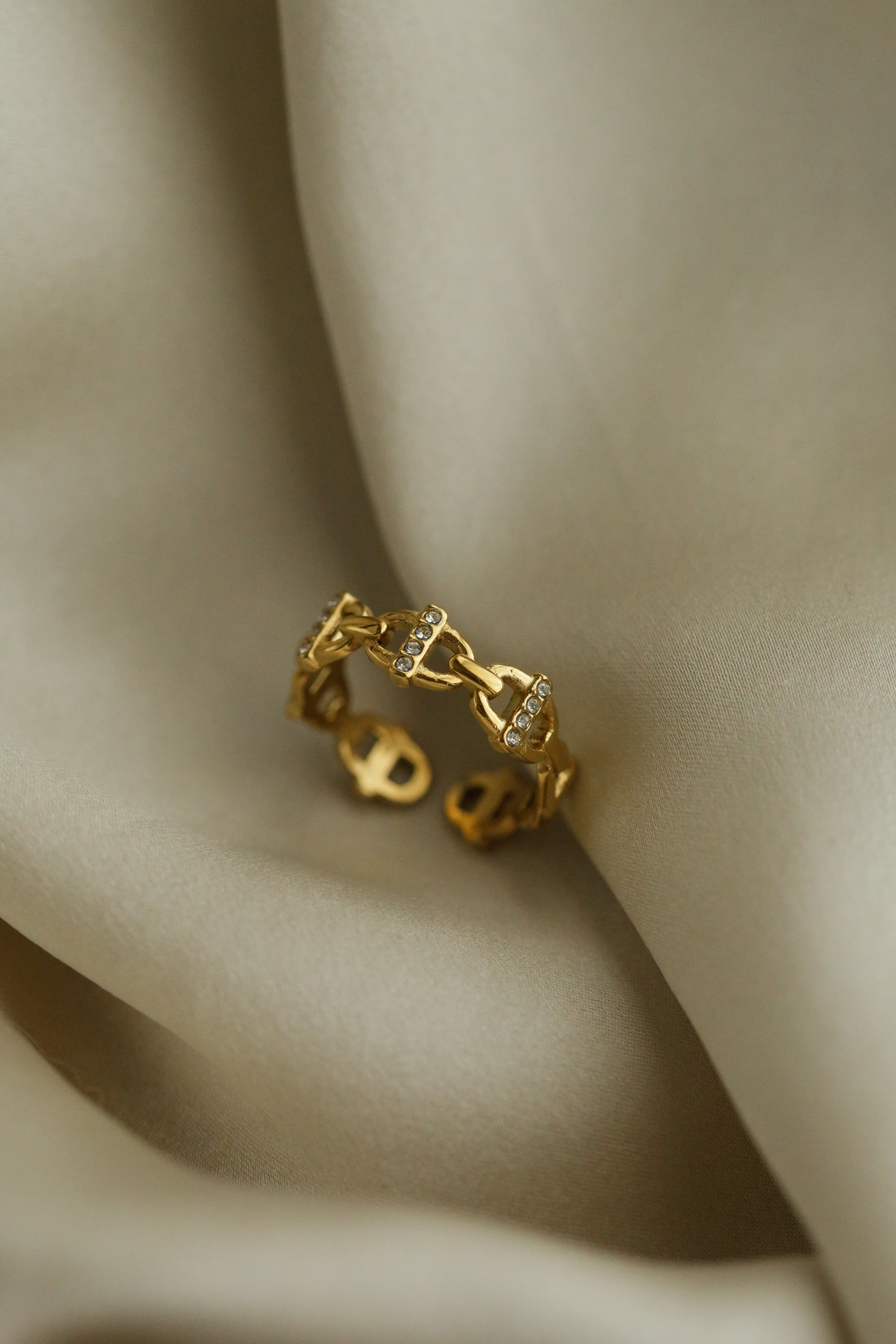 Mayfair Ring - Boutique Minimaliste has waterproof, durable, elegant and vintage inspired jewelry