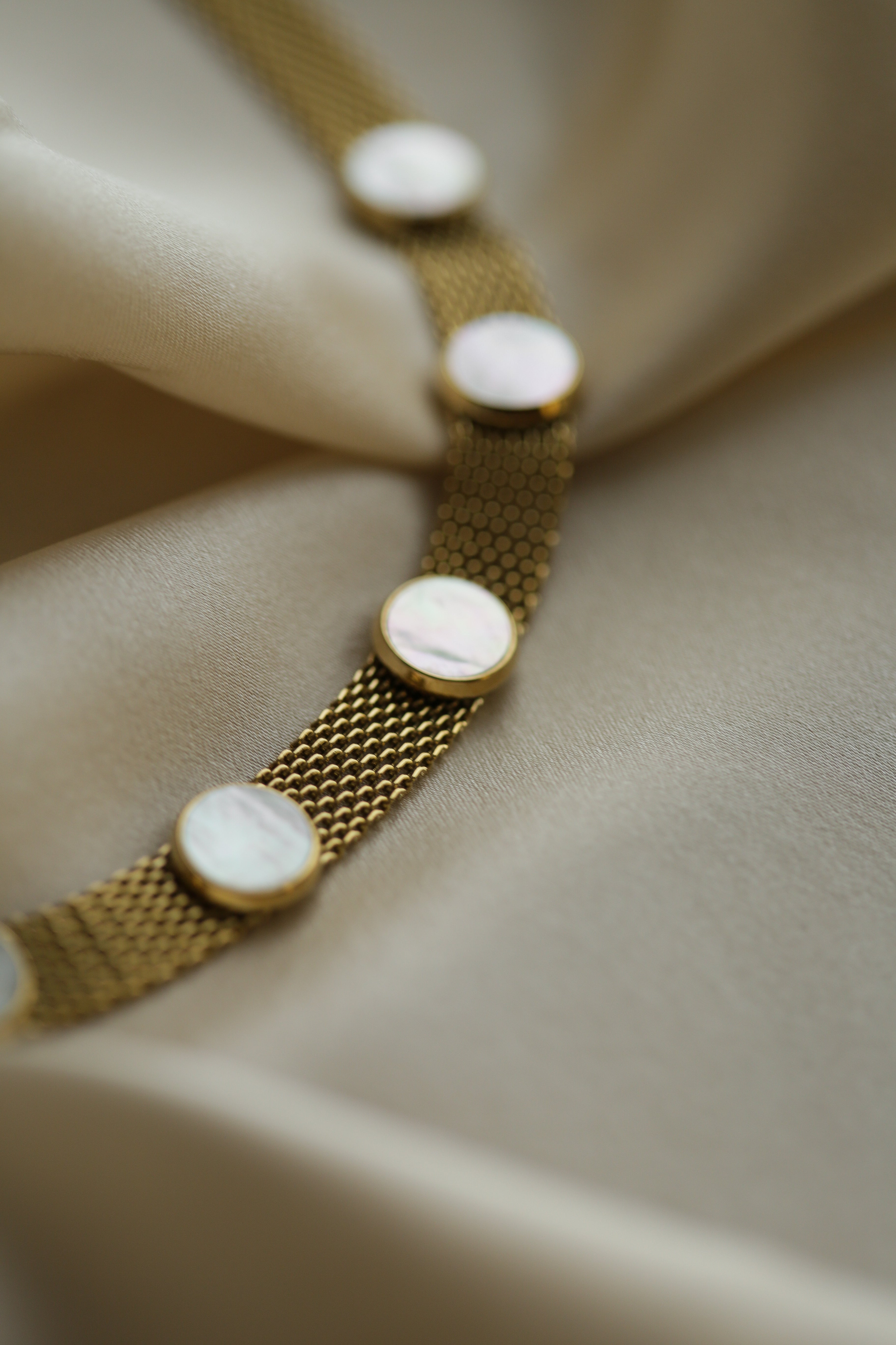 Mesh & Mother of Pearl Necklace - Boutique Minimaliste has waterproof, durable, elegant and vintage inspired jewelry