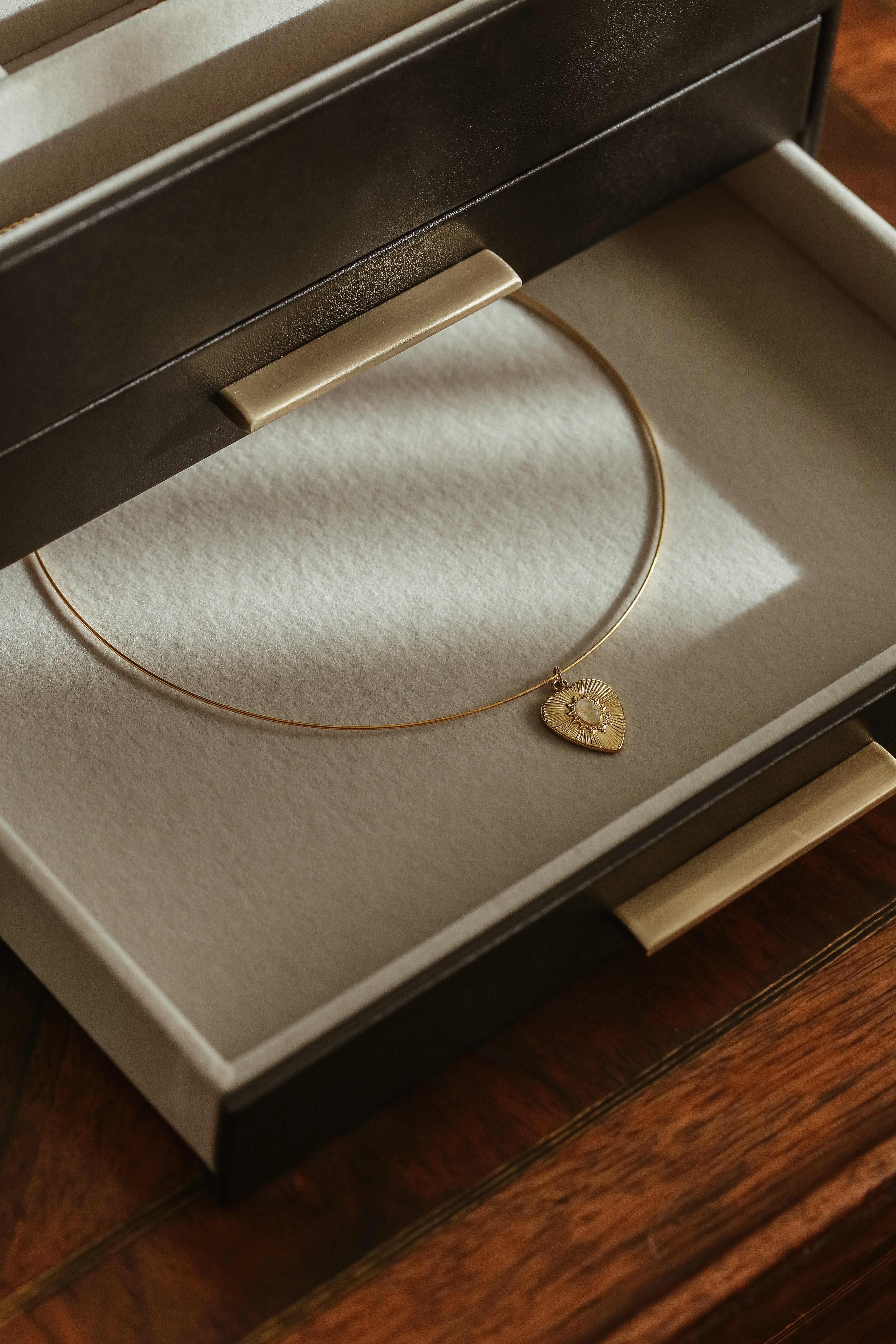 Orlaine Choker - has waterproof, durable, elegant and vintage inspired jewelry