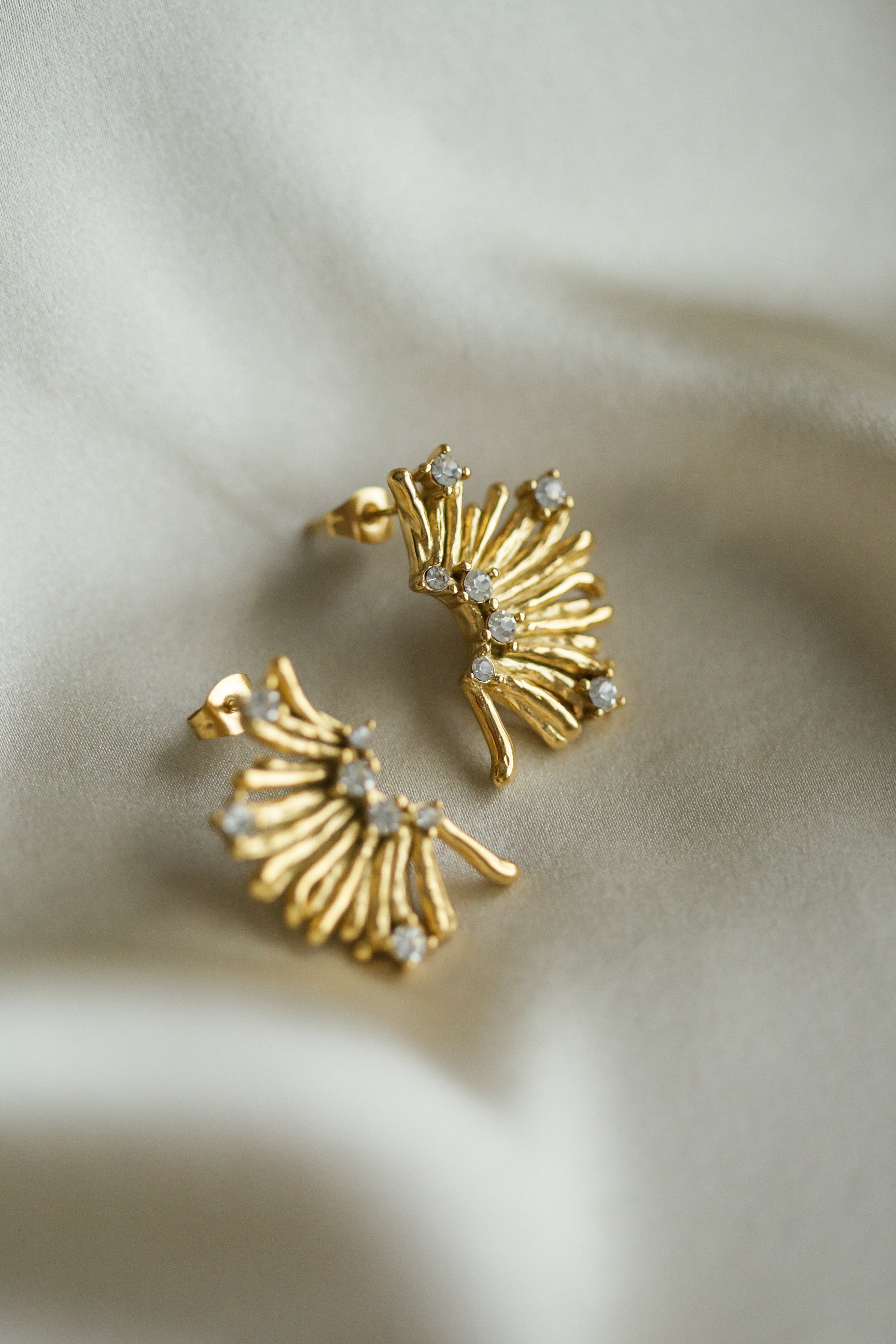 Piccadilly Earrings - Boutique Minimaliste has waterproof, durable, elegant and vintage inspired jewelry