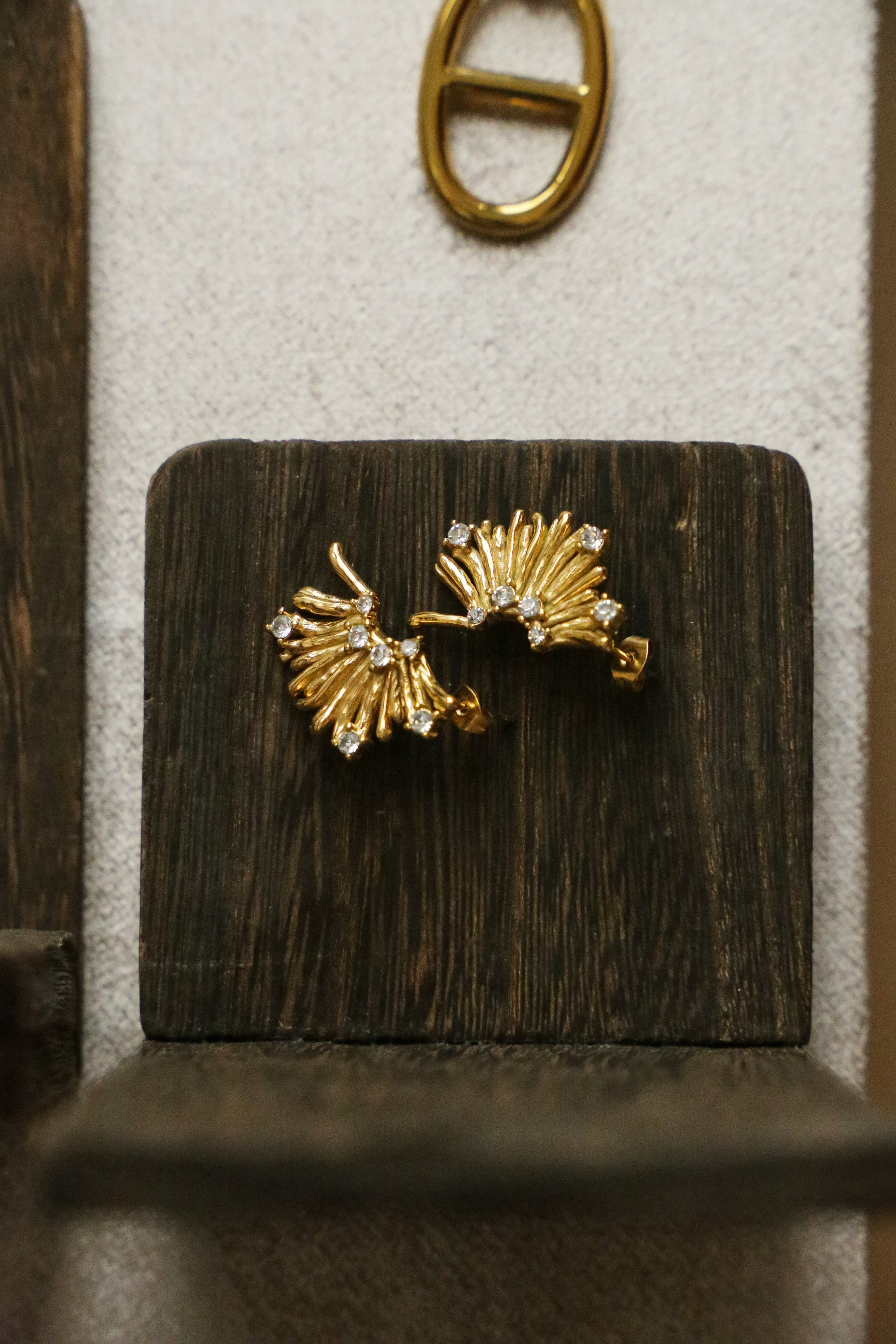 Piccadilly Earrings - Boutique Minimaliste has waterproof, durable, elegant and vintage inspired jewelry