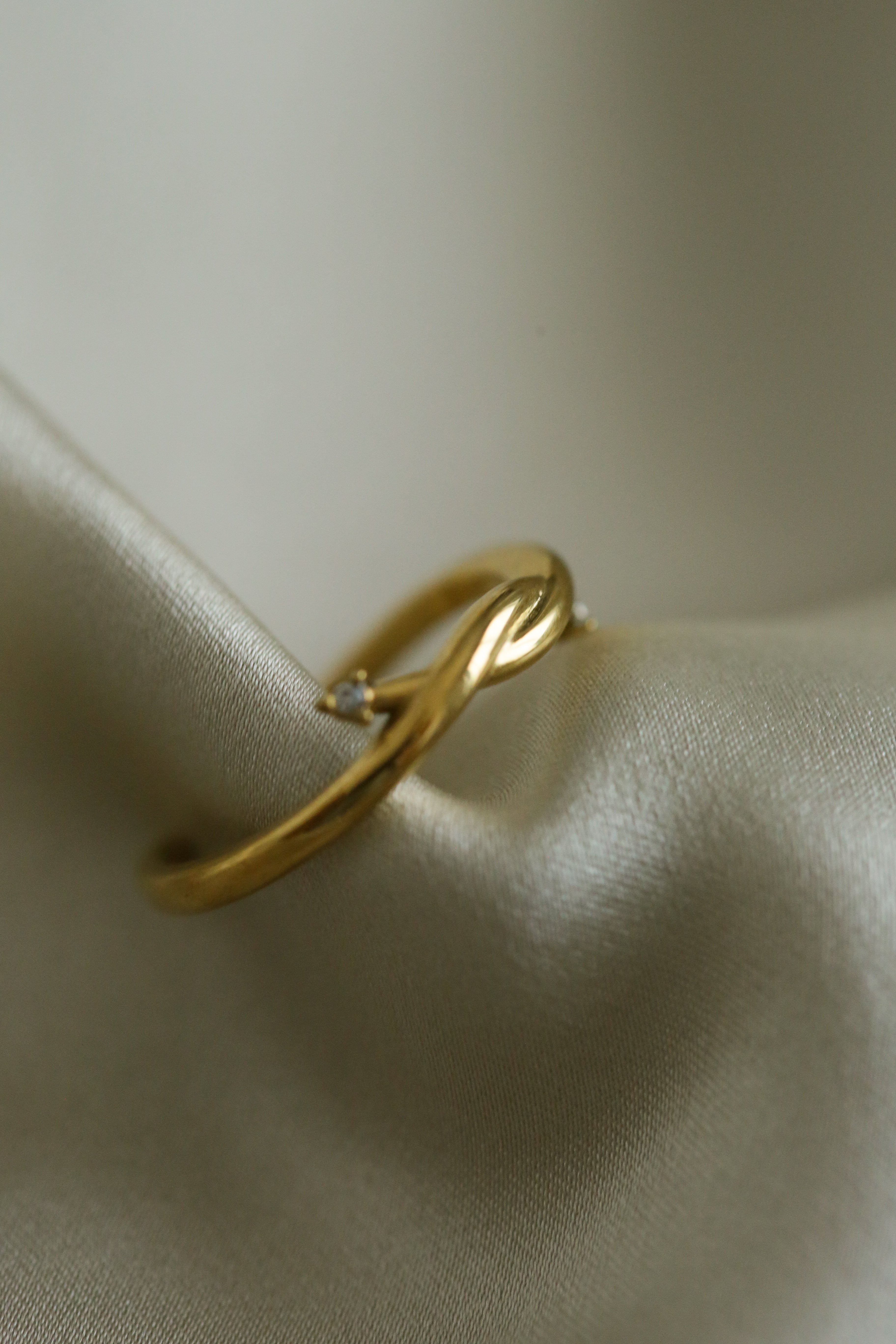 Promise Knot Ring - Boutique Minimaliste has waterproof, durable, elegant and vintage inspired jewelry