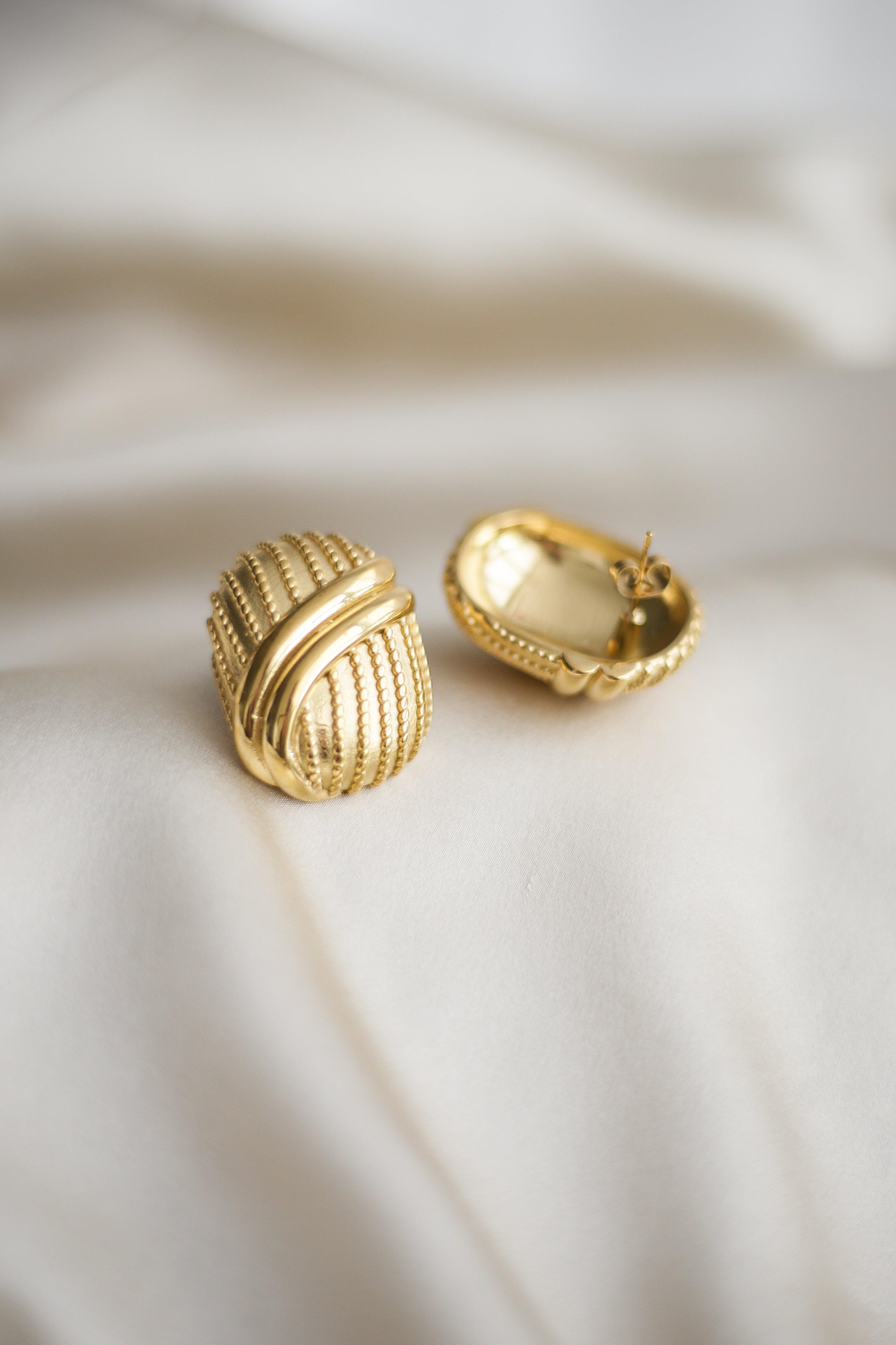 Ridge Oval Statement Earrings - Boutique Minimaliste has waterproof, durable, elegant and vintage inspired jewelry