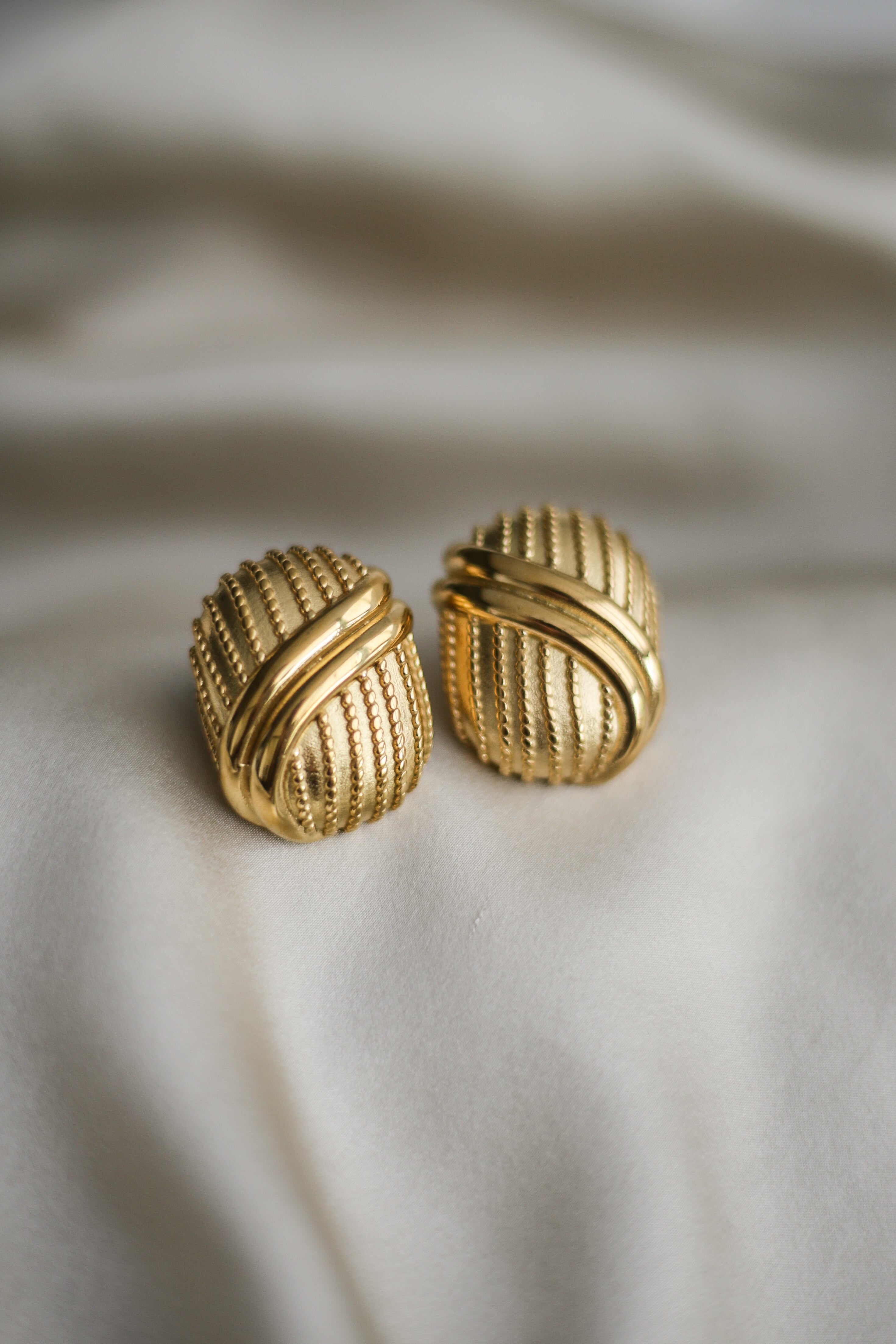 Ridge Oval Statement Earrings - Boutique Minimaliste has waterproof, durable, elegant and vintage inspired jewelry