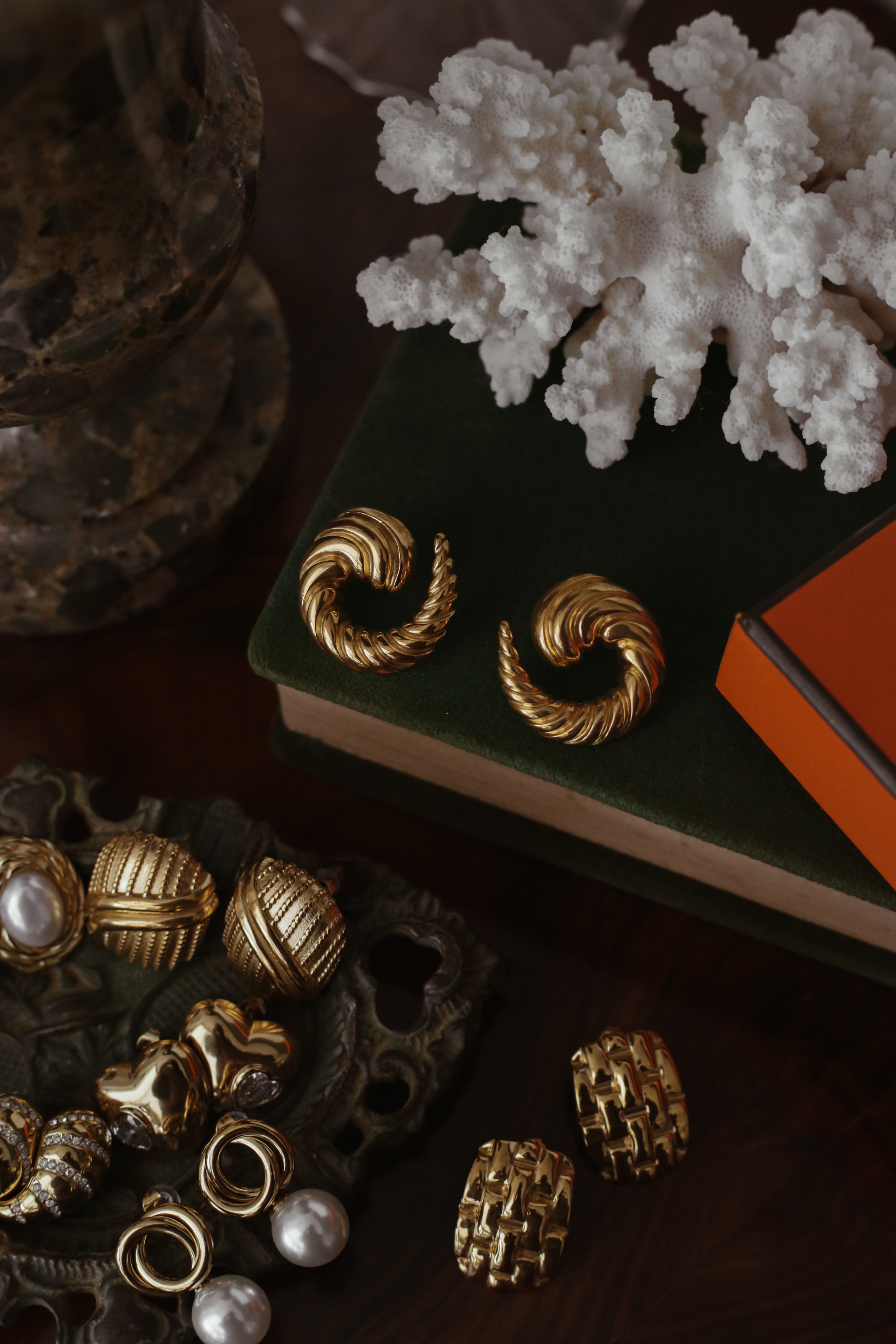 Ridge Oval Statement Earrings - Boutique Minimaliste has waterproof, durable, elegant and vintage inspired jewelry