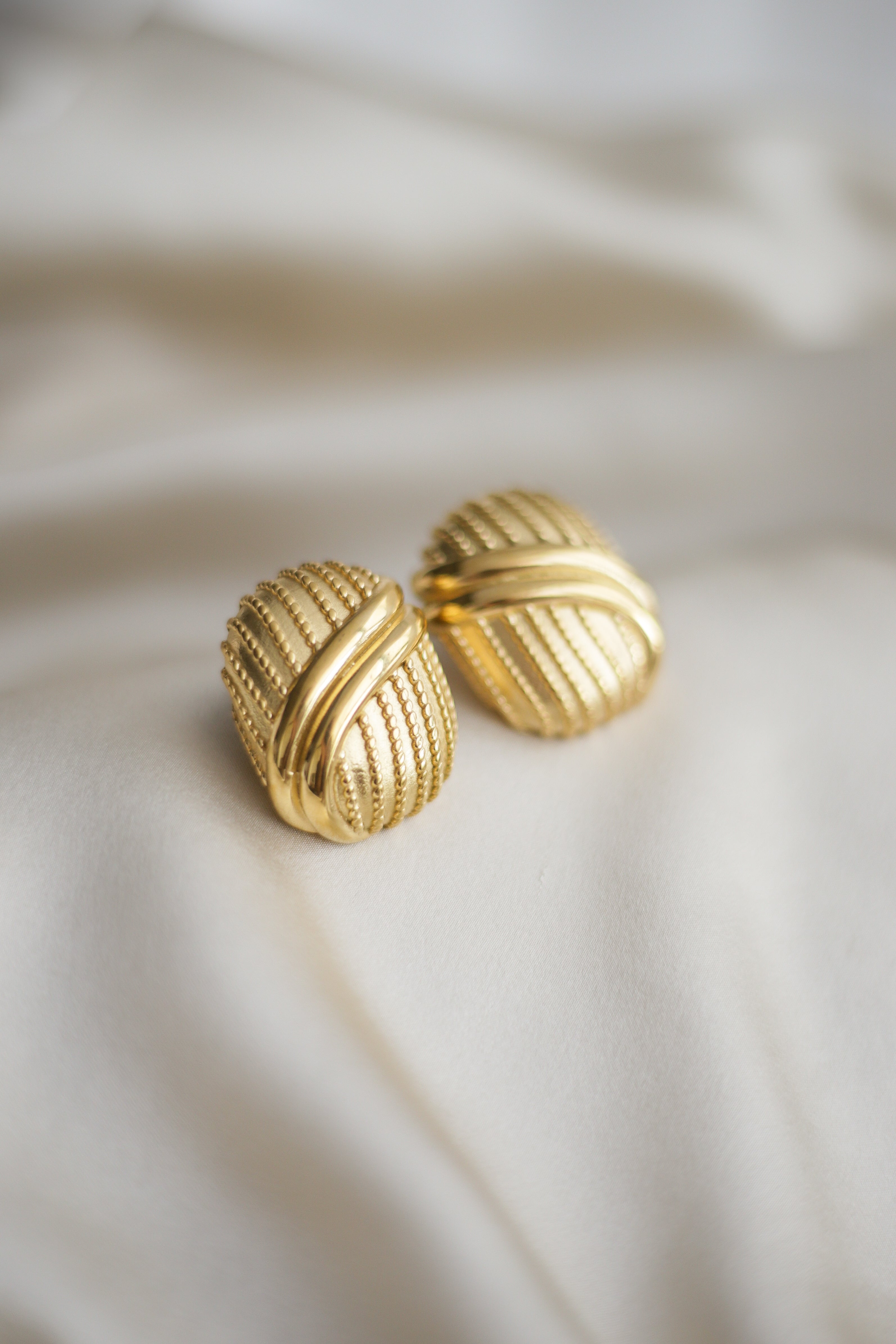Ridge Oval Statement Earrings - Boutique Minimaliste has waterproof, durable, elegant and vintage inspired jewelry