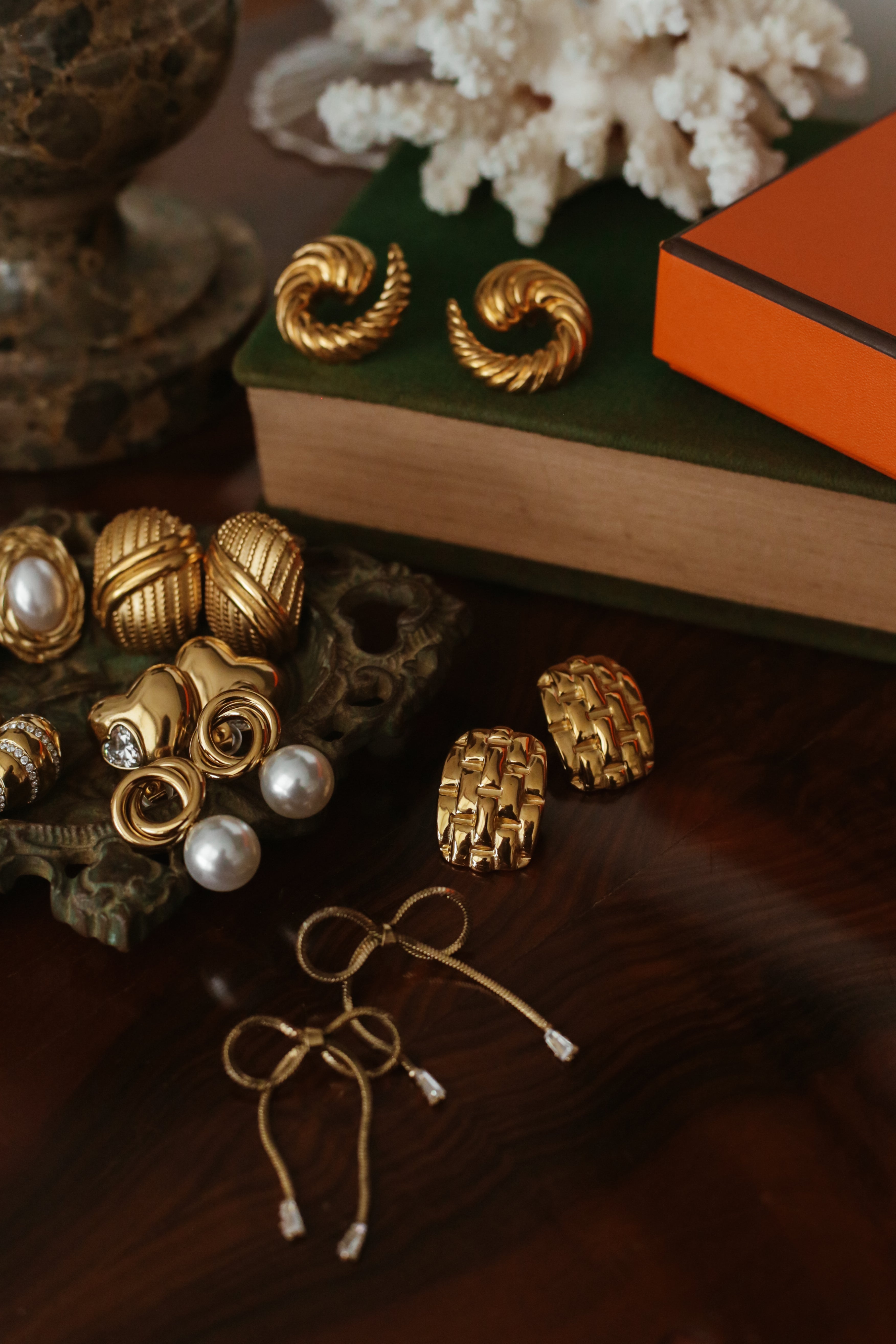 Ridge Oval Statement Earrings - Boutique Minimaliste has waterproof, durable, elegant and vintage inspired jewelry