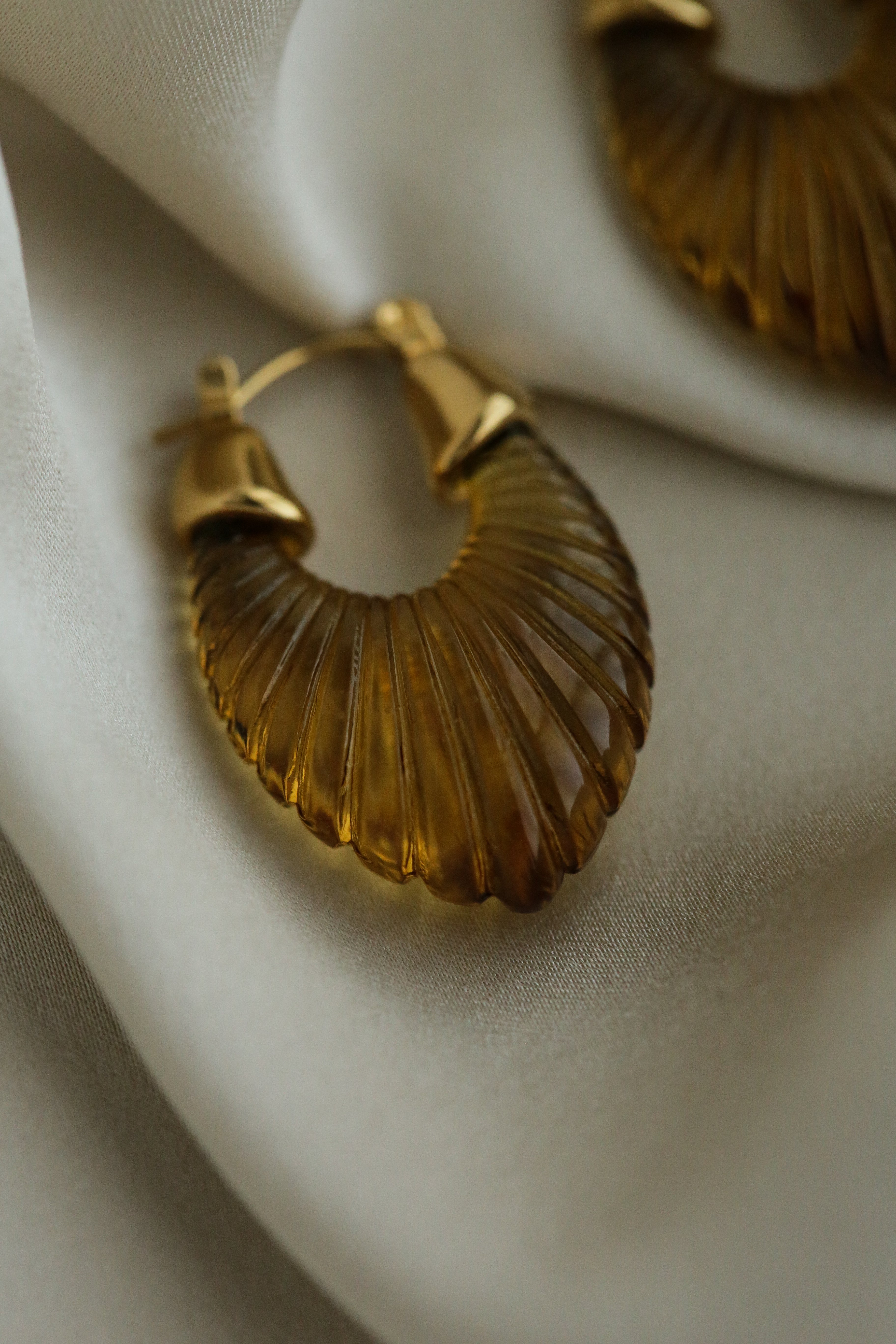 Soho Hoops - Boutique Minimaliste has waterproof, durable, elegant and vintage inspired jewelry