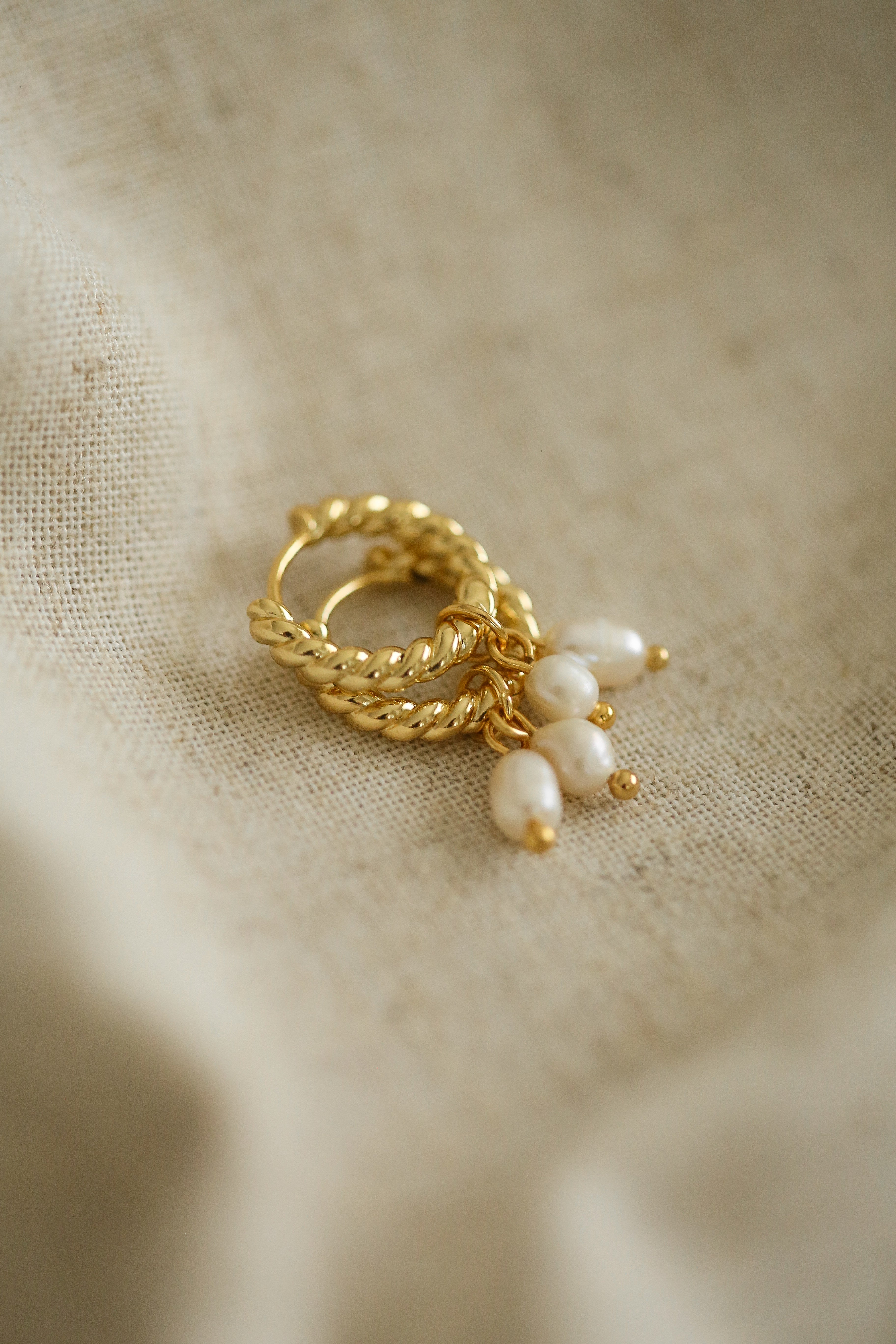 Solène Huggies - has waterproof, durable, elegant and vintage inspired jewelry