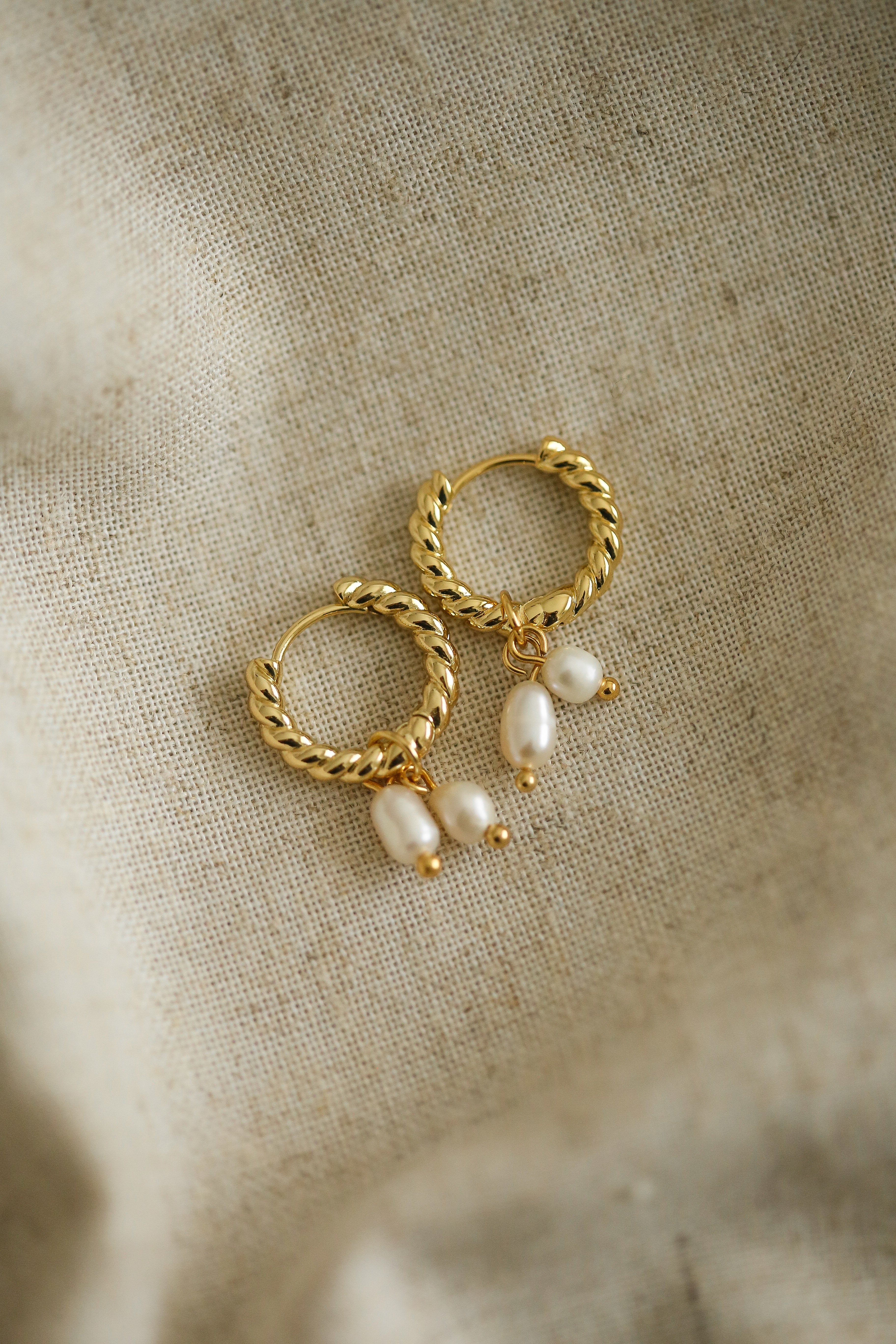 Solène Huggies - has waterproof, durable, elegant and vintage inspired jewelry