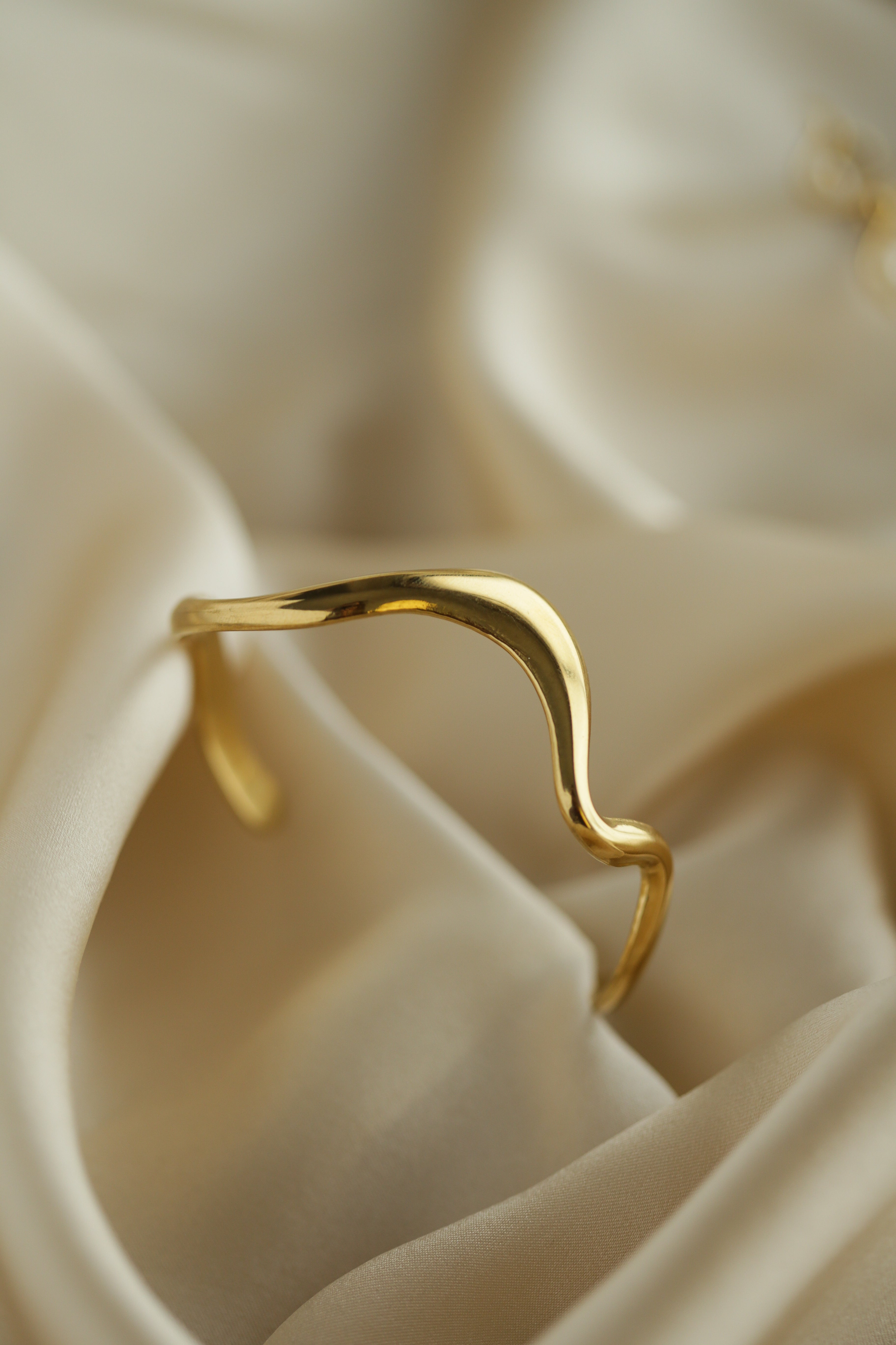Wave Cuff - Boutique Minimaliste has waterproof, durable, elegant and vintage inspired jewelry
