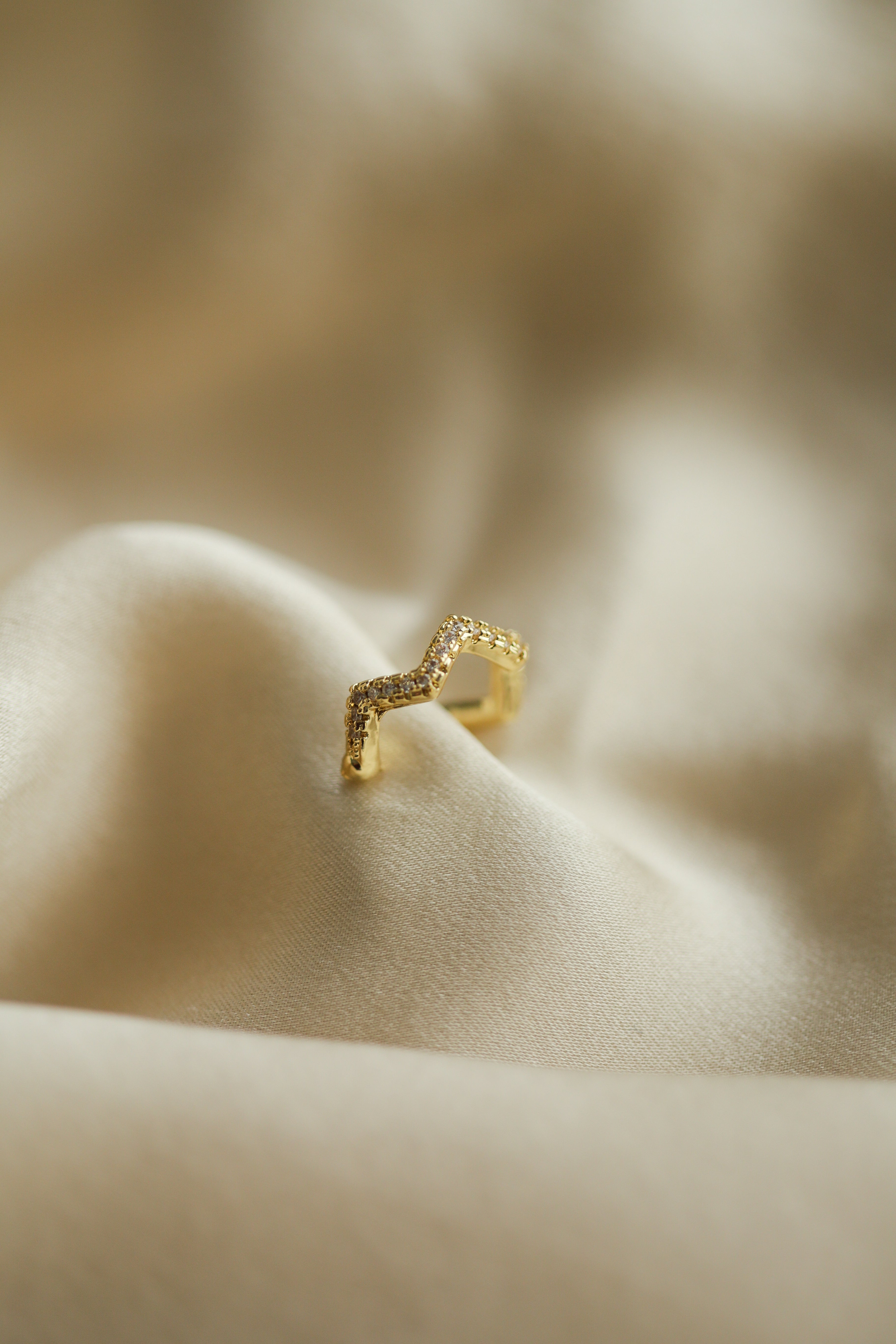 Wave Ear Cuff - Boutique Minimaliste has waterproof, durable, elegant and vintage inspired jewelry