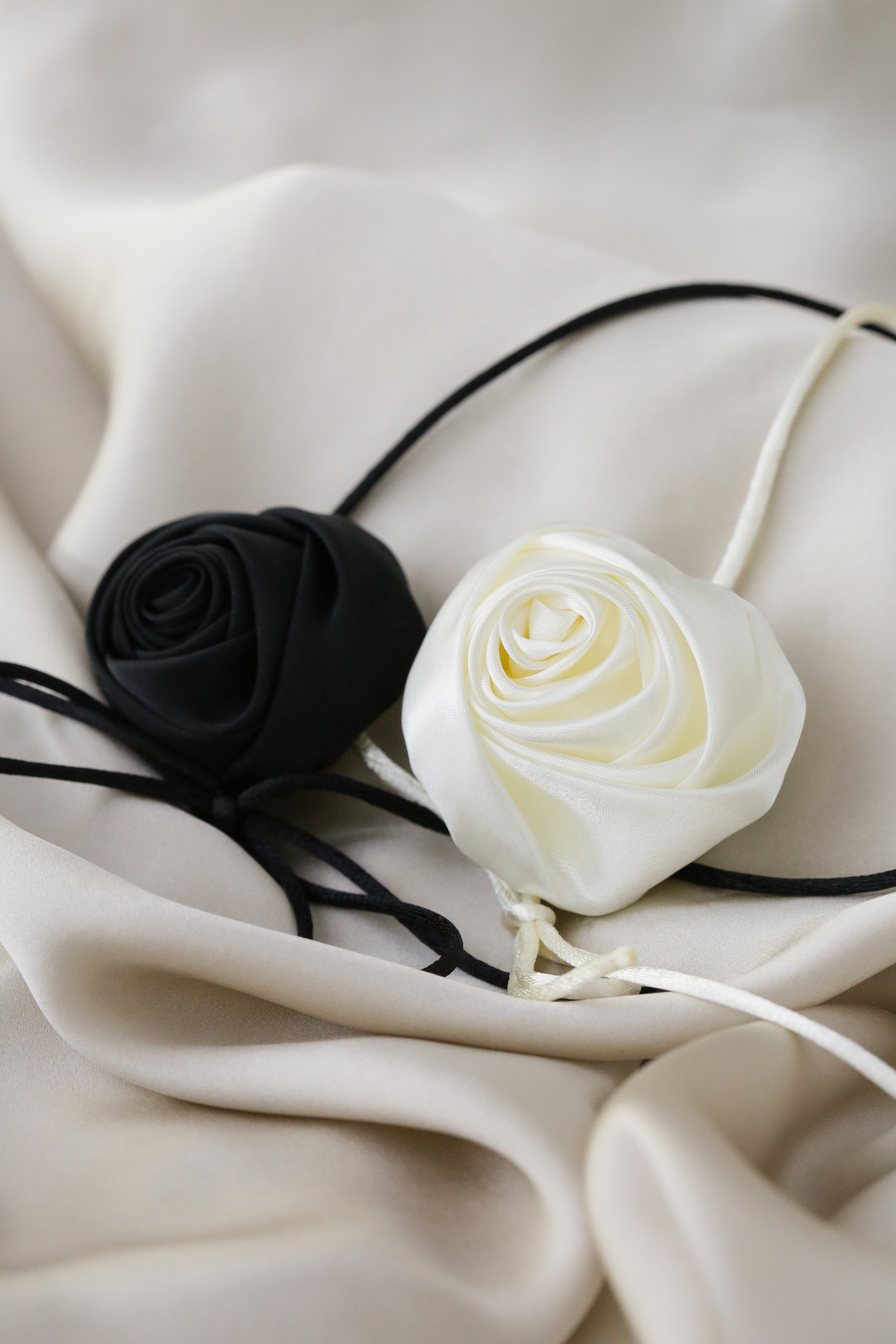 Xavia Rose - has waterproof, durable, elegant and vintage inspired jewelry