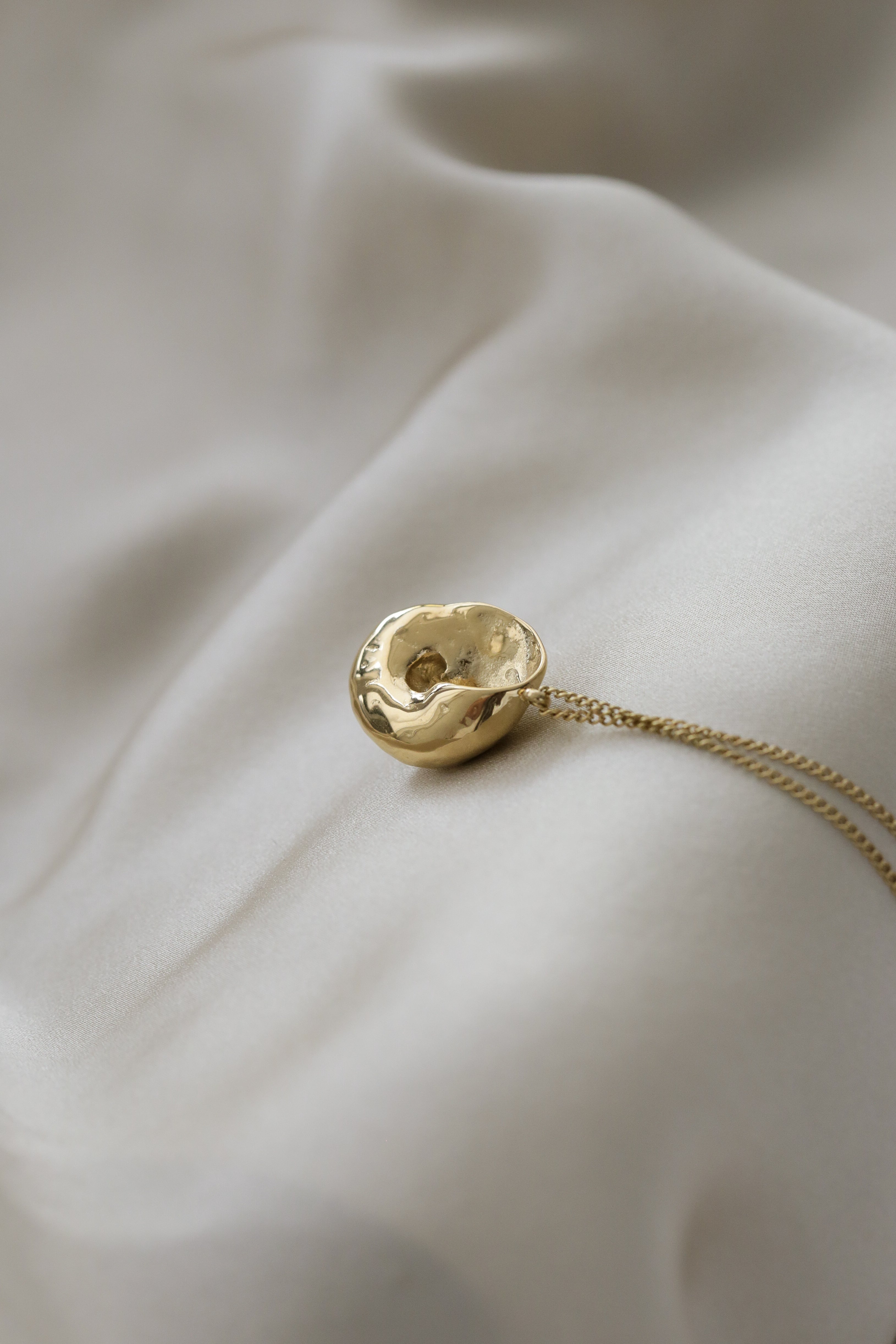 Xulia Necklace - Boutique Minimaliste has waterproof, durable, elegant and vintage inspired jewelry