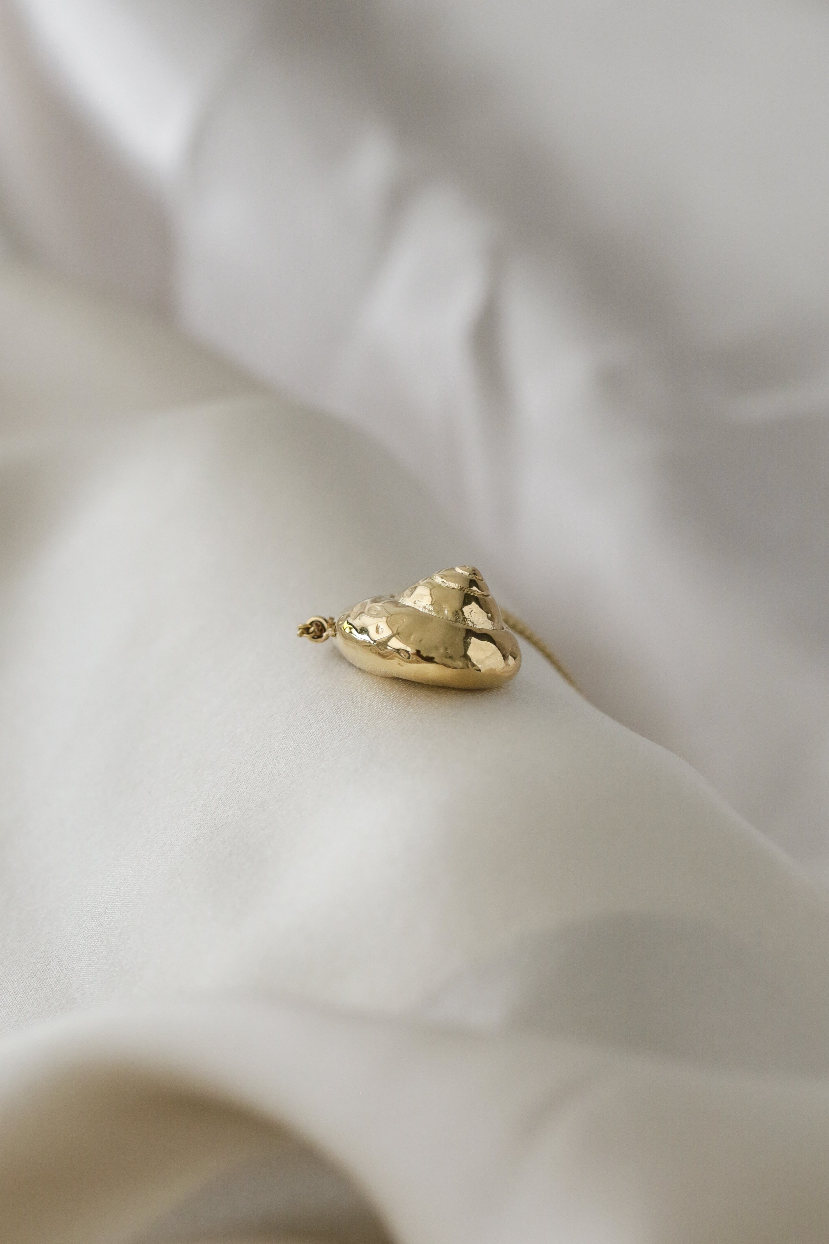 Xulia Necklace - Boutique Minimaliste has waterproof, durable, elegant and vintage inspired jewelry