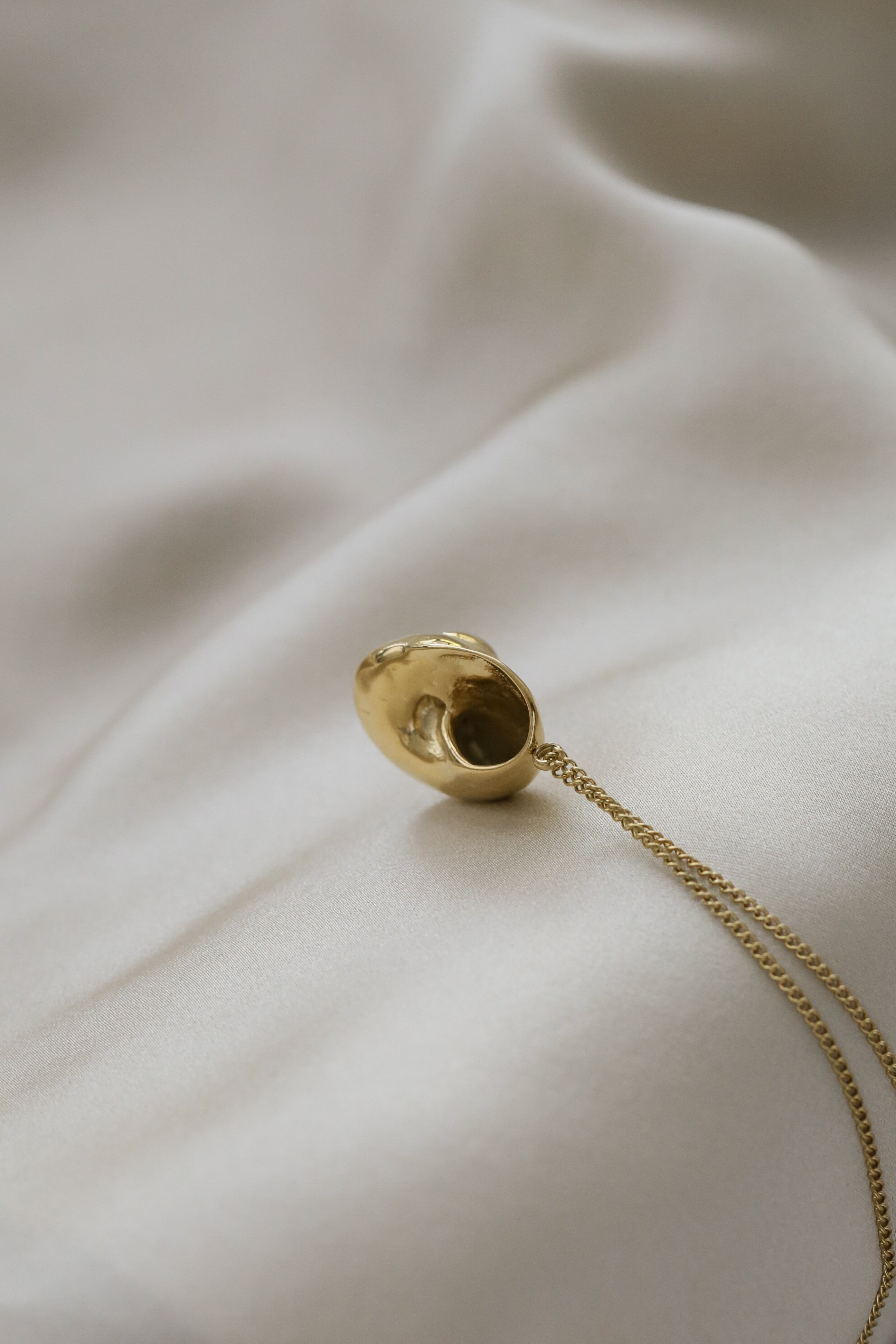 Xulia Necklace - Boutique Minimaliste has waterproof, durable, elegant and vintage inspired jewelry