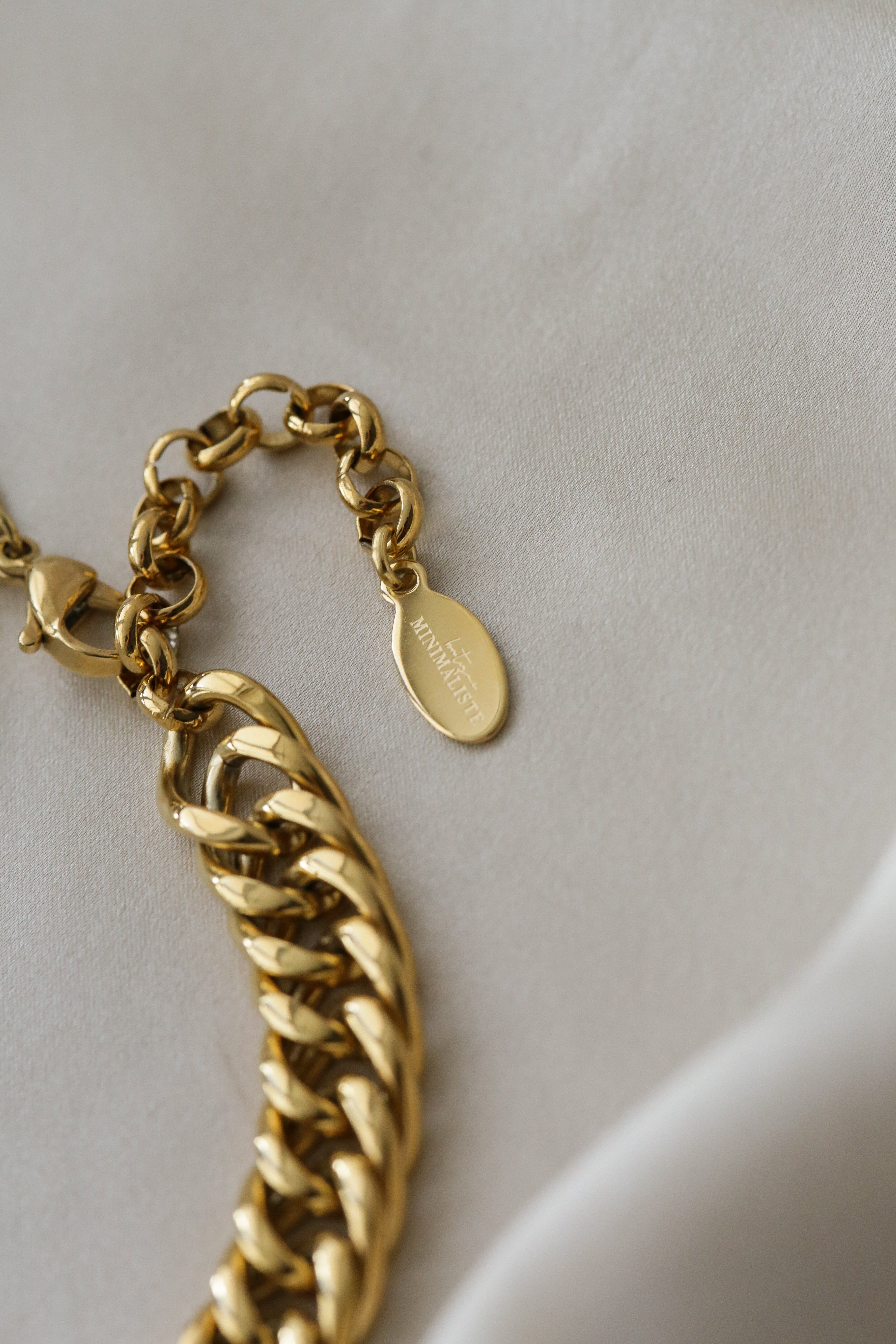 Yade Necklace - Boutique Minimaliste has waterproof, durable, elegant and vintage inspired jewelry