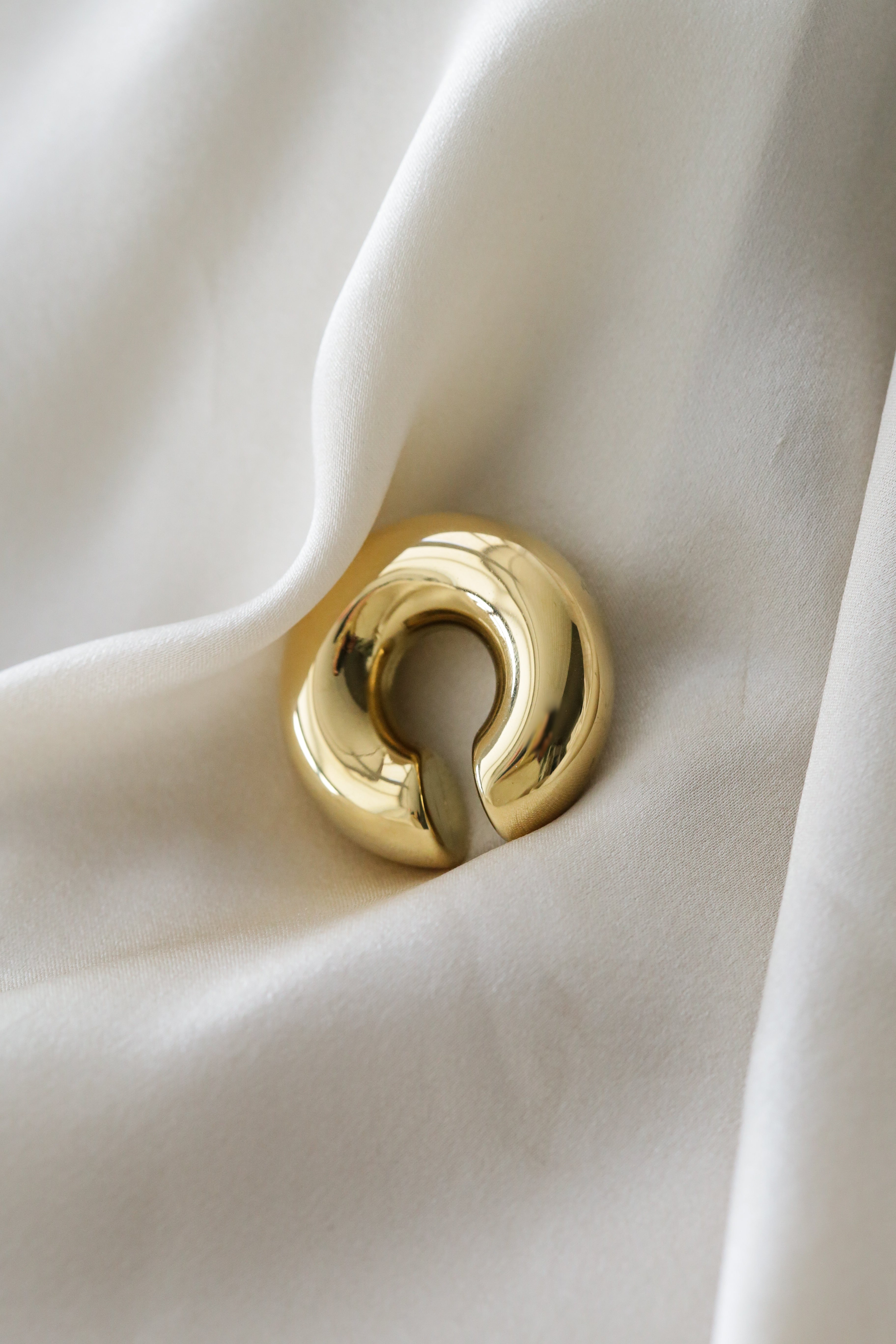 Yamara Ear Cuff - Boutique Minimaliste has waterproof, durable, elegant and vintage inspired jewelry