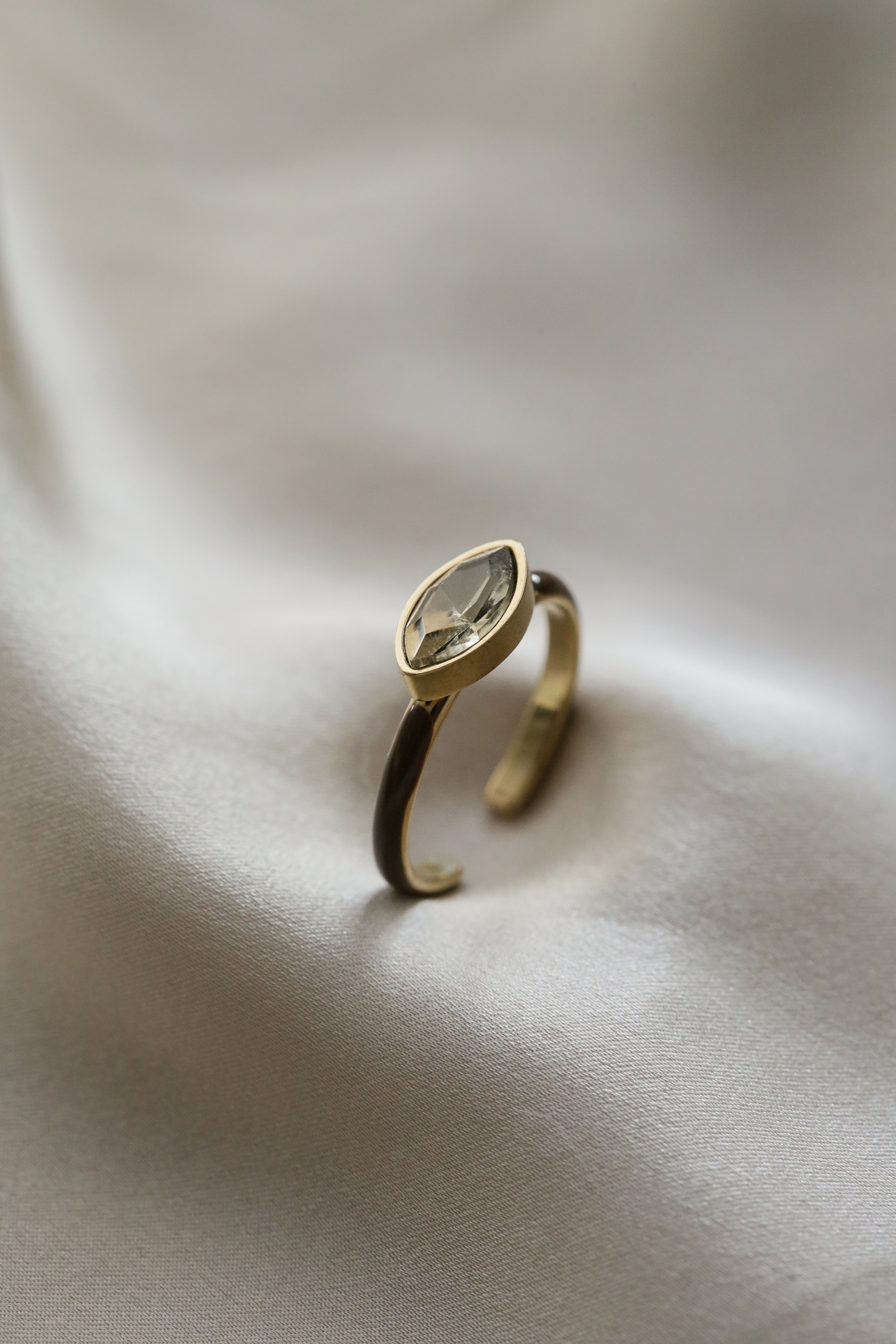 Yara Ring - Boutique Minimaliste has waterproof, durable, elegant and vintage inspired jewelry