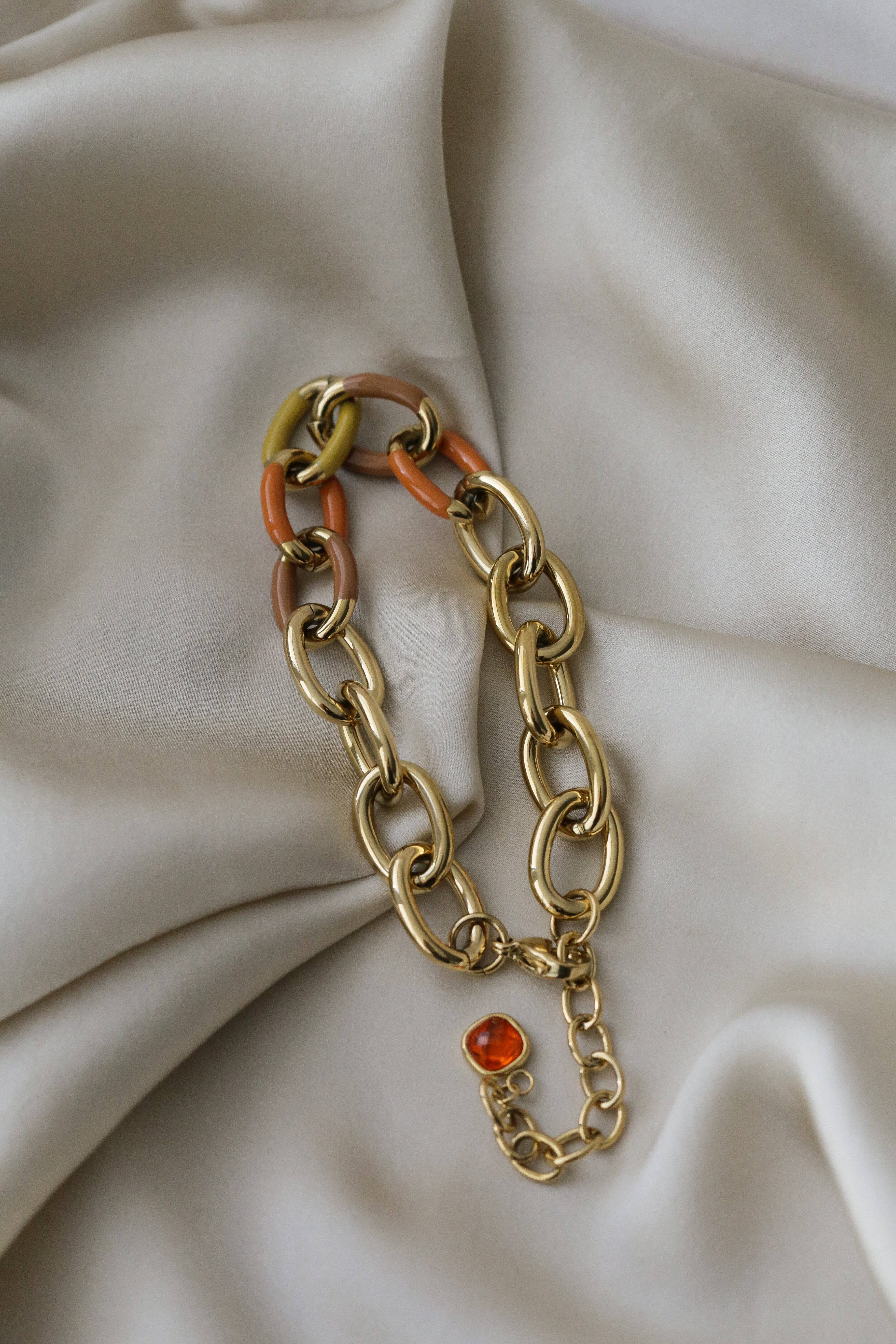 Yfke Bracelet - Boutique Minimaliste has waterproof, durable, elegant and vintage inspired jewelry