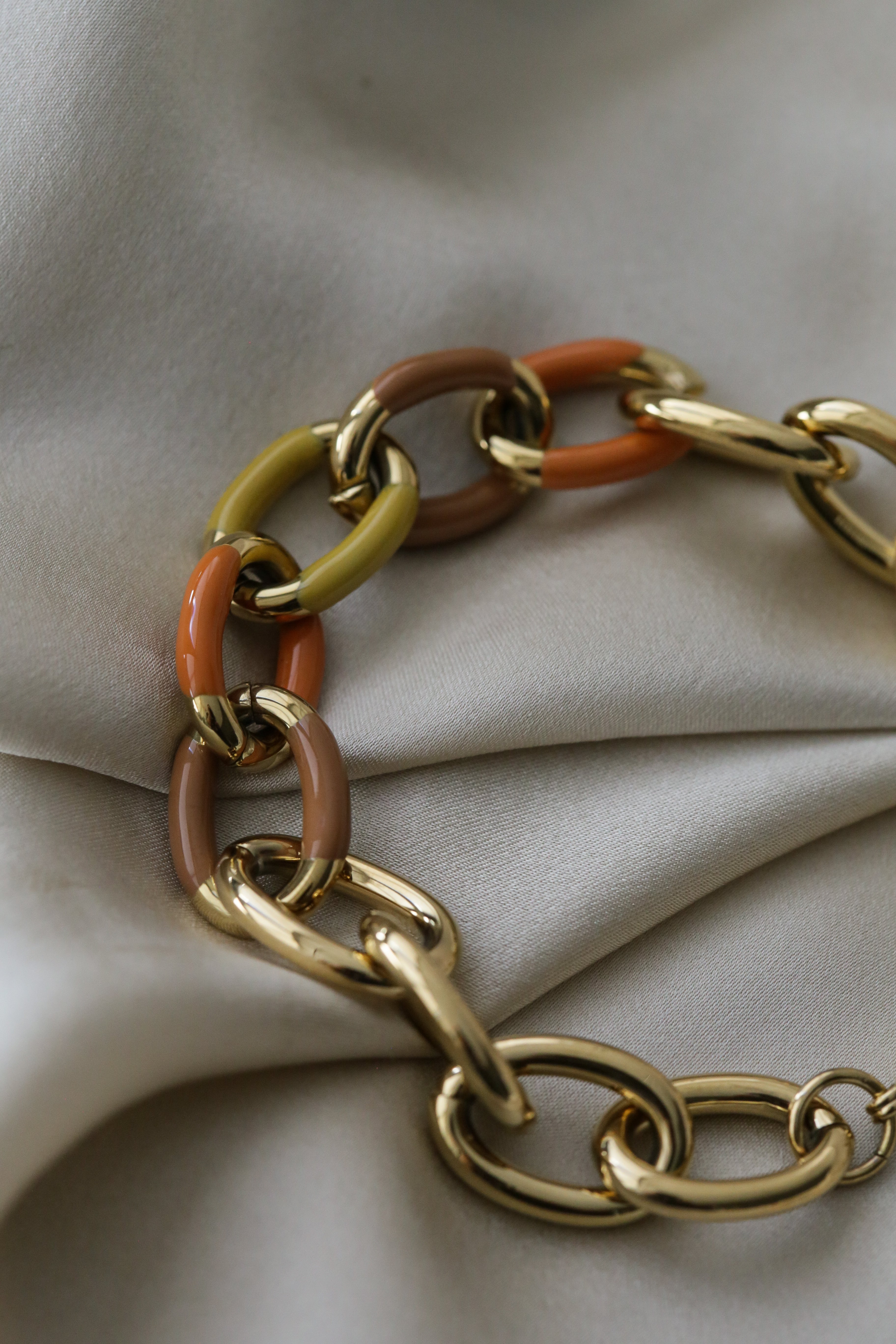 Yfke Bracelet - Boutique Minimaliste has waterproof, durable, elegant and vintage inspired jewelry