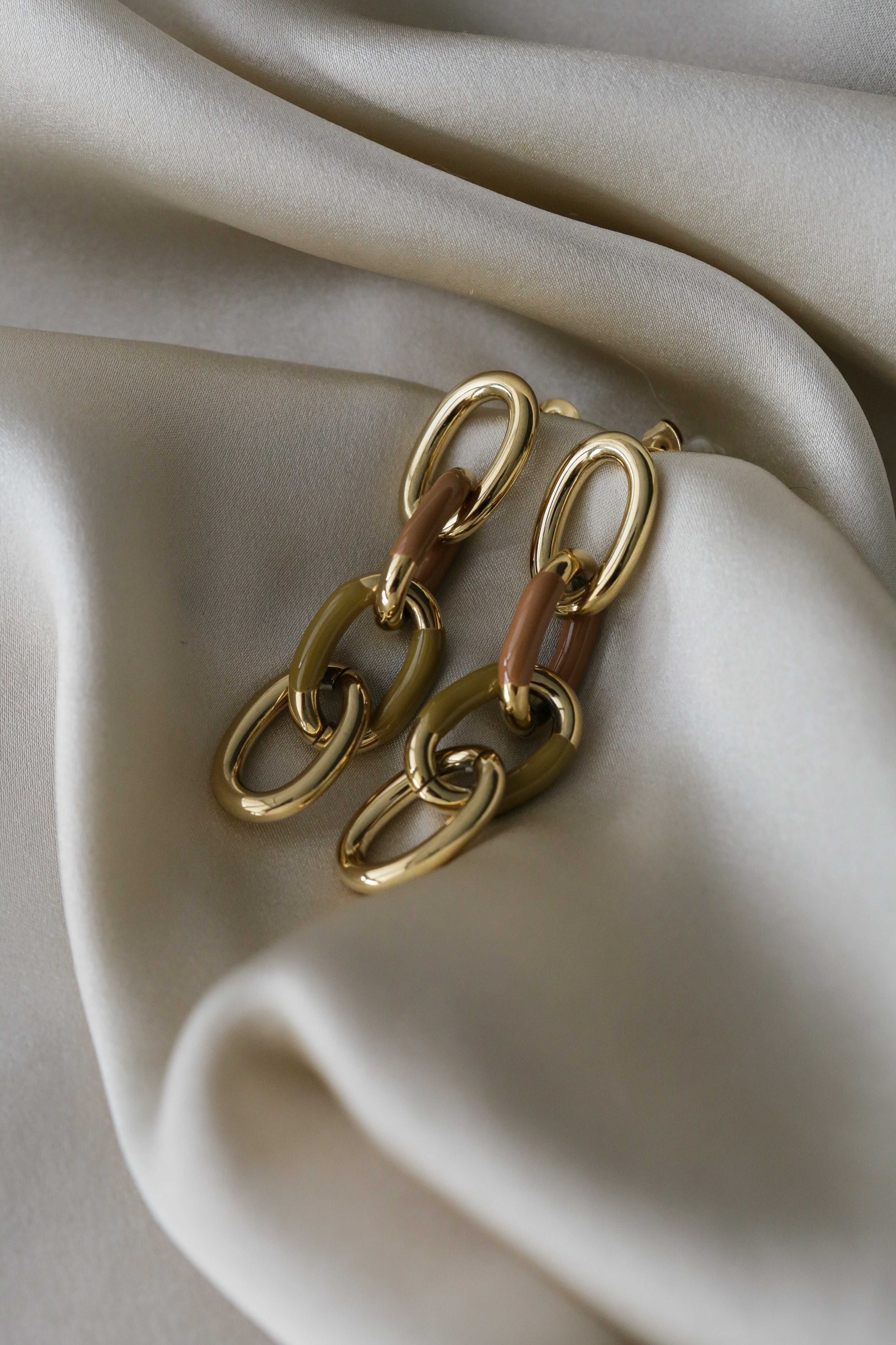 Yfke Earrings - Boutique Minimaliste has waterproof, durable, elegant and vintage inspired jewelry
