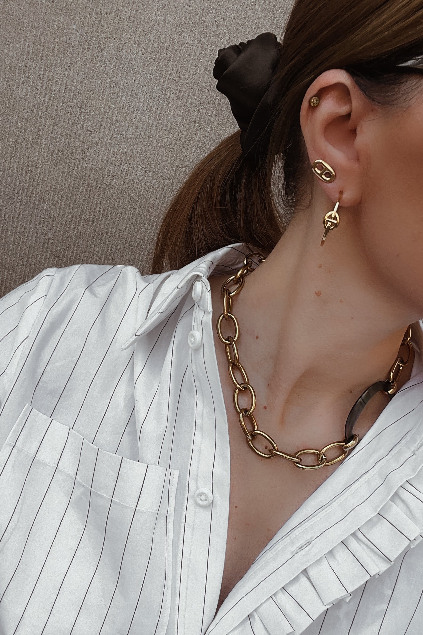 Yves Hoops - Boutique Minimaliste has waterproof, durable, elegant and vintage inspired jewelry