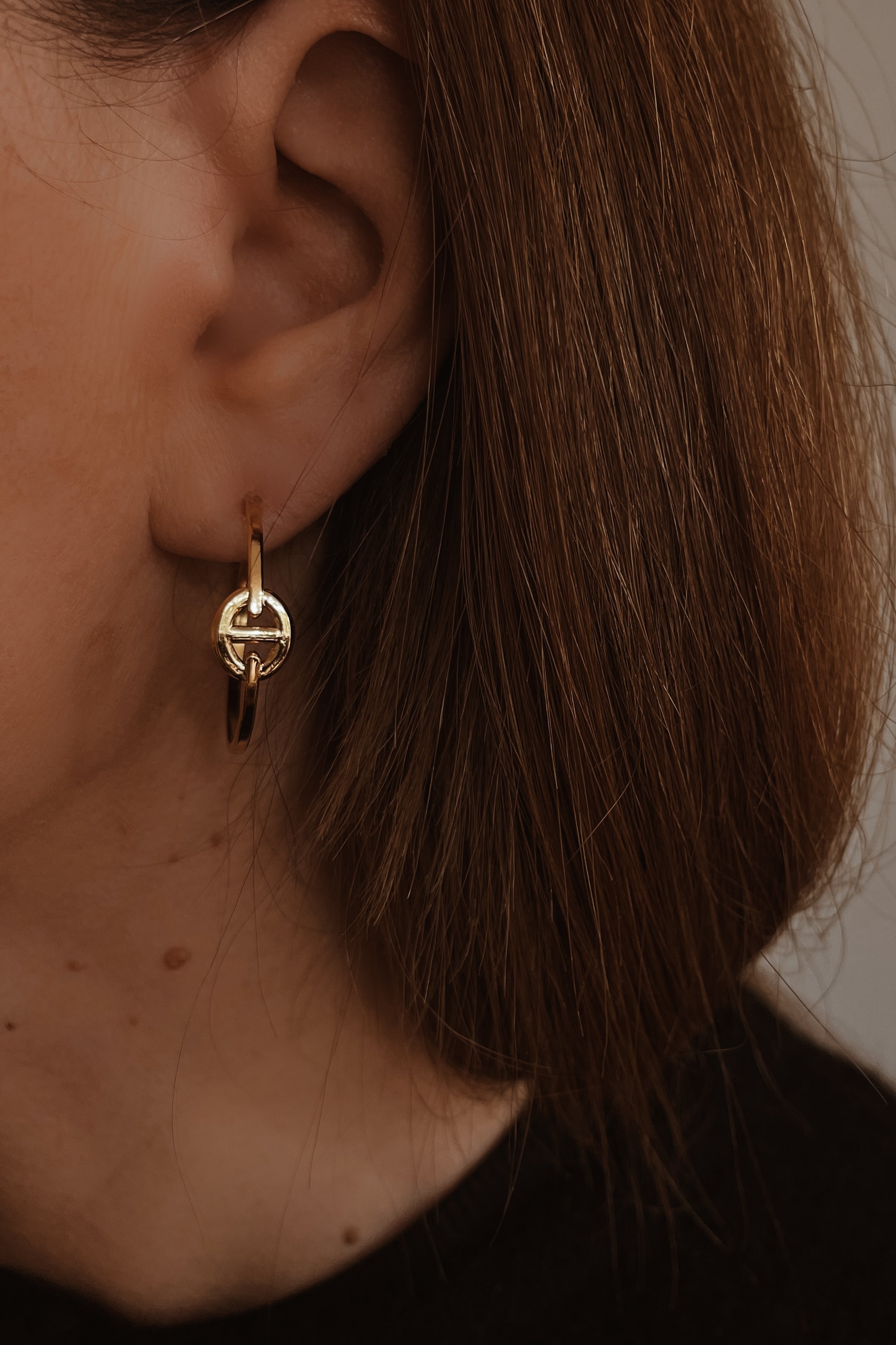 Yves Hoops - Boutique Minimaliste has waterproof, durable, elegant and vintage inspired jewelry