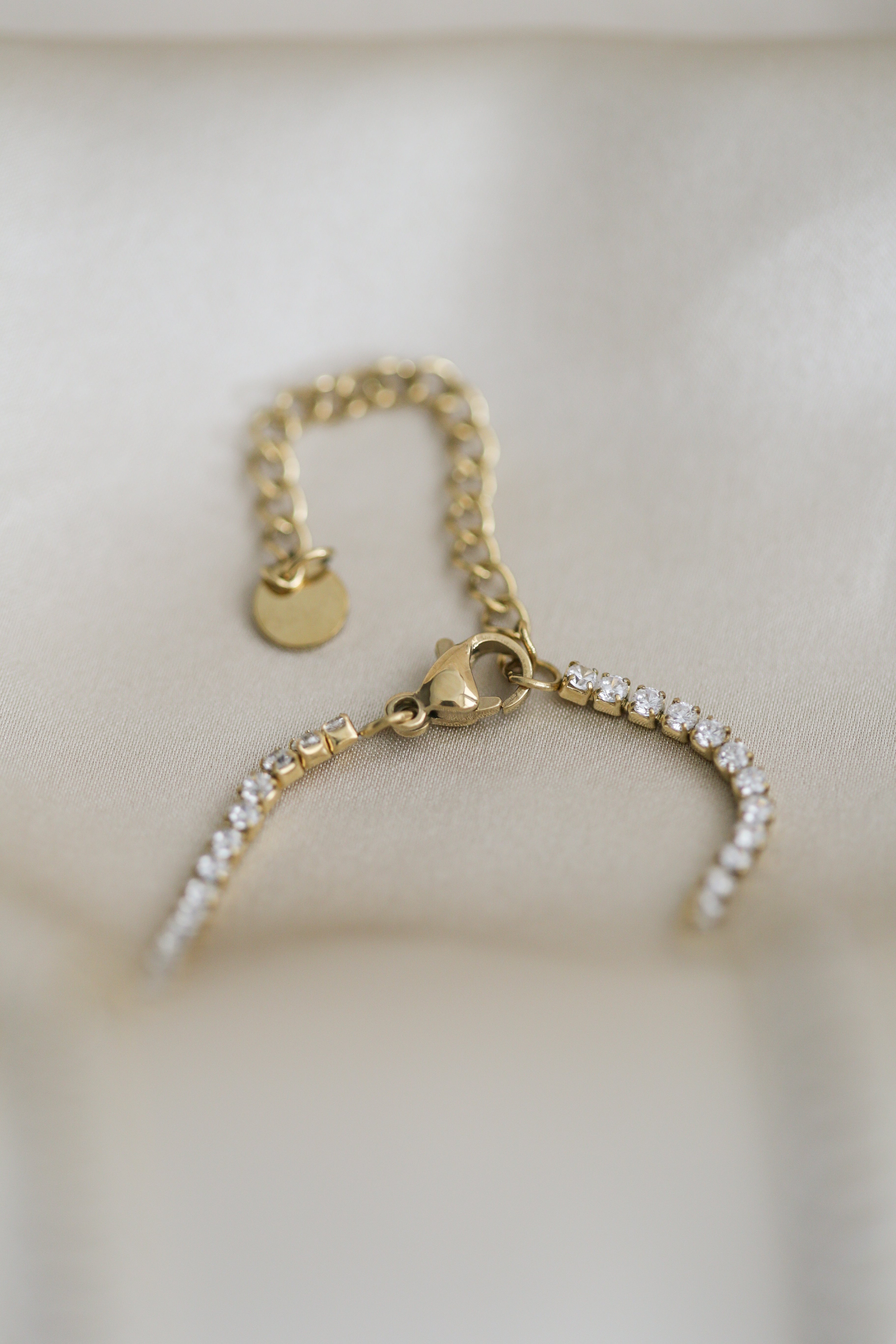 Zarah Necklace - Boutique Minimaliste has waterproof, durable, elegant and vintage inspired jewelry