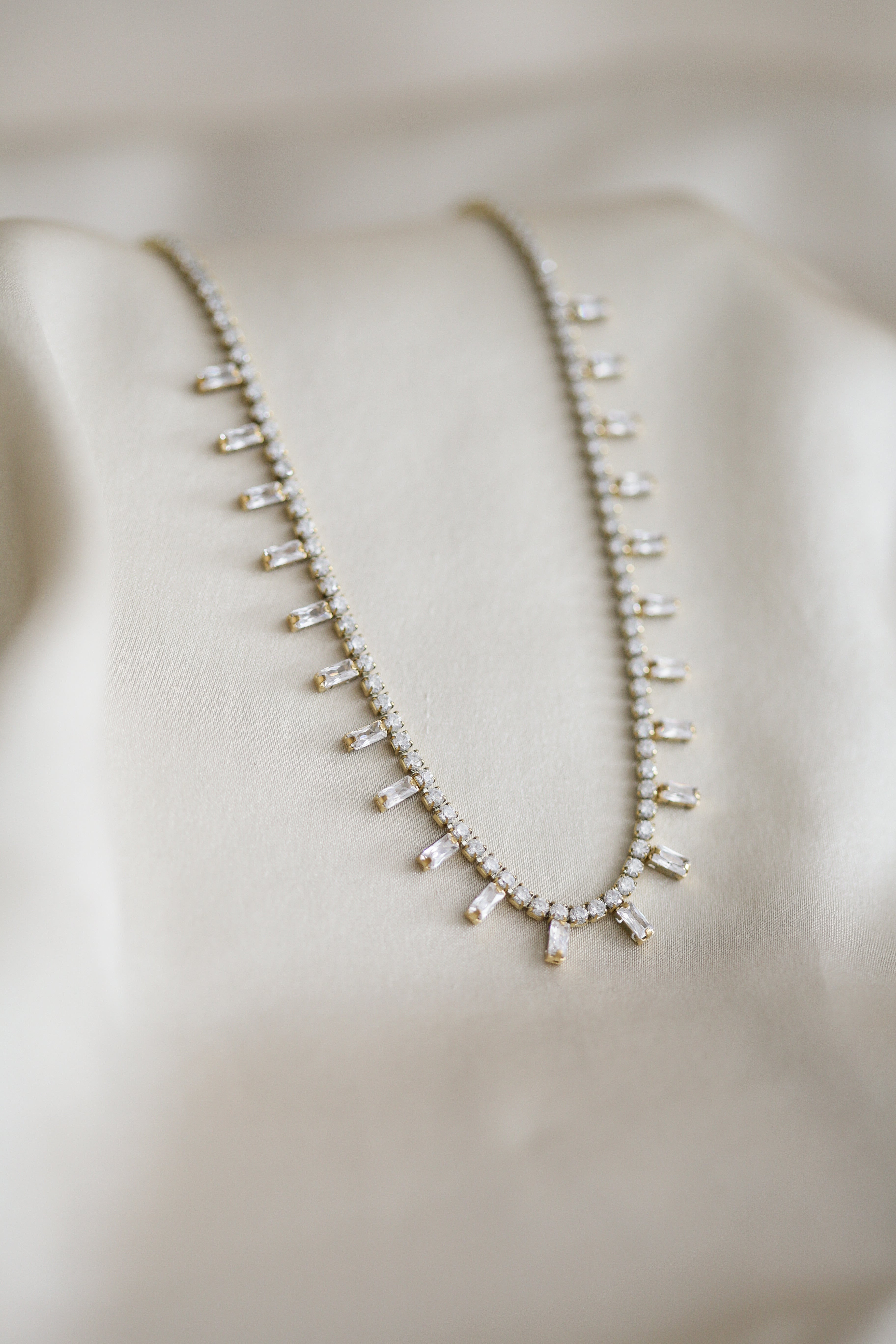 Zarah Necklace - Boutique Minimaliste has waterproof, durable, elegant and vintage inspired jewelry