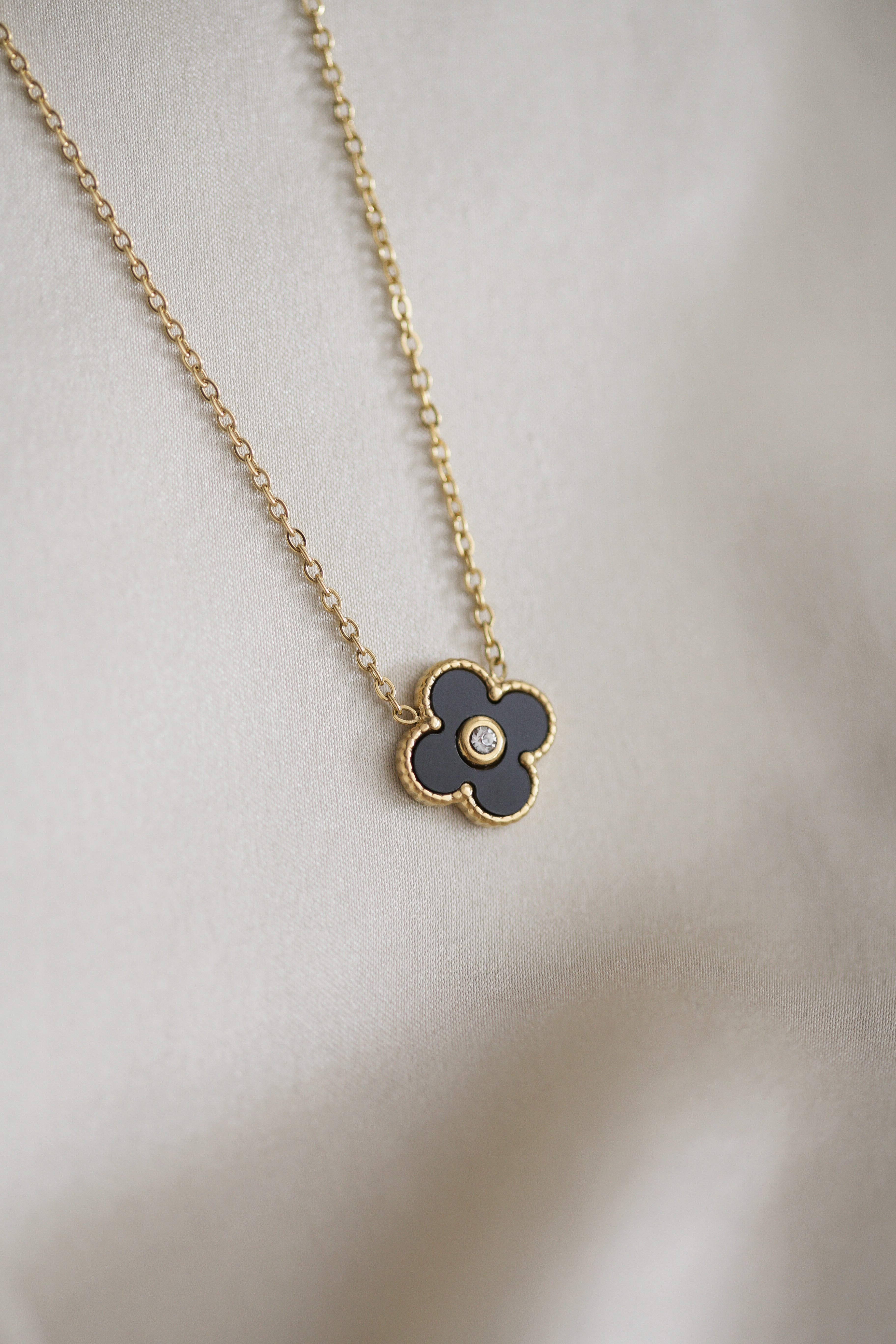 Zendaya Necklace - Boutique Minimaliste has waterproof, durable, elegant and vintage inspired jewelry