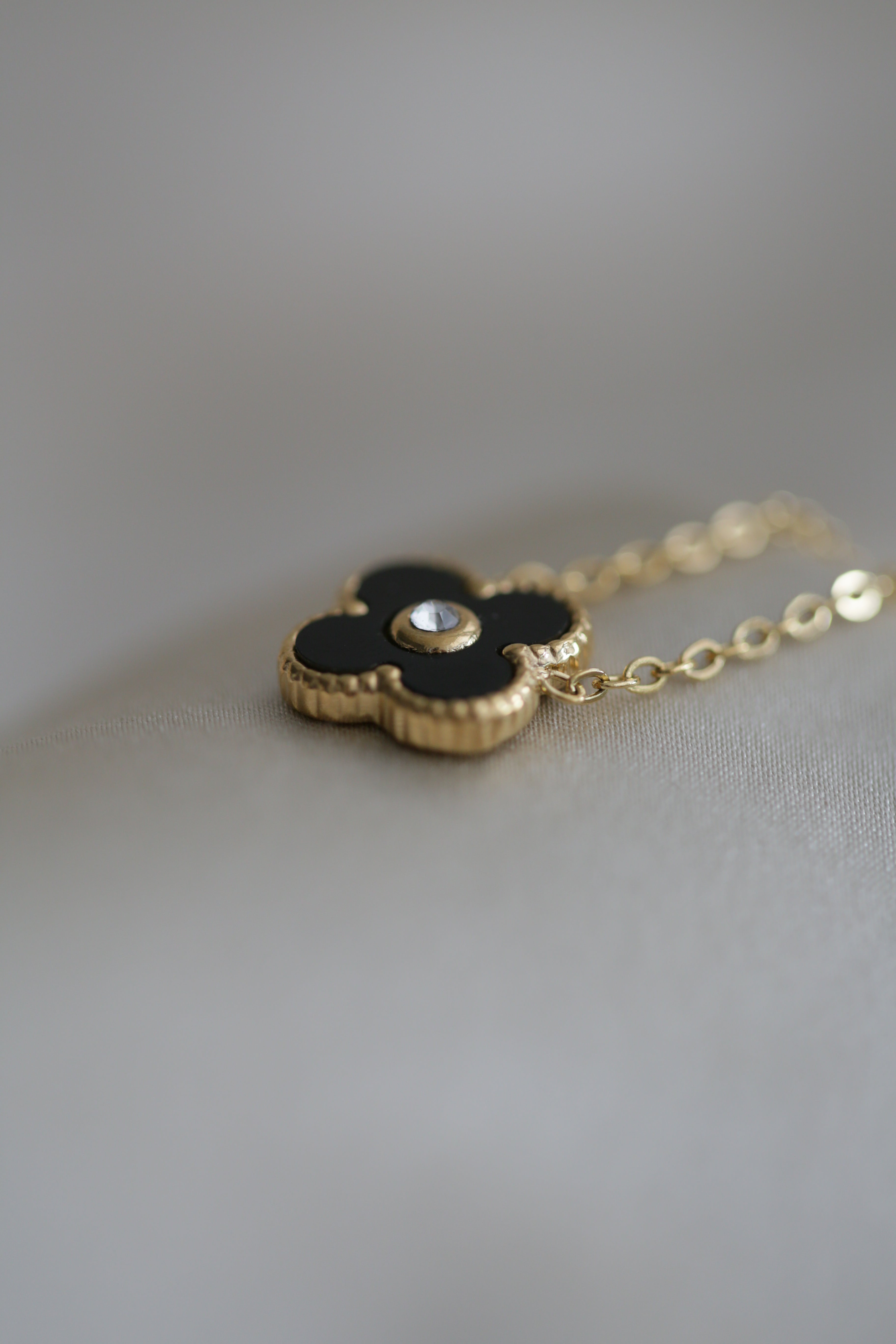 Zendaya Necklace - Boutique Minimaliste has waterproof, durable, elegant and vintage inspired jewelry