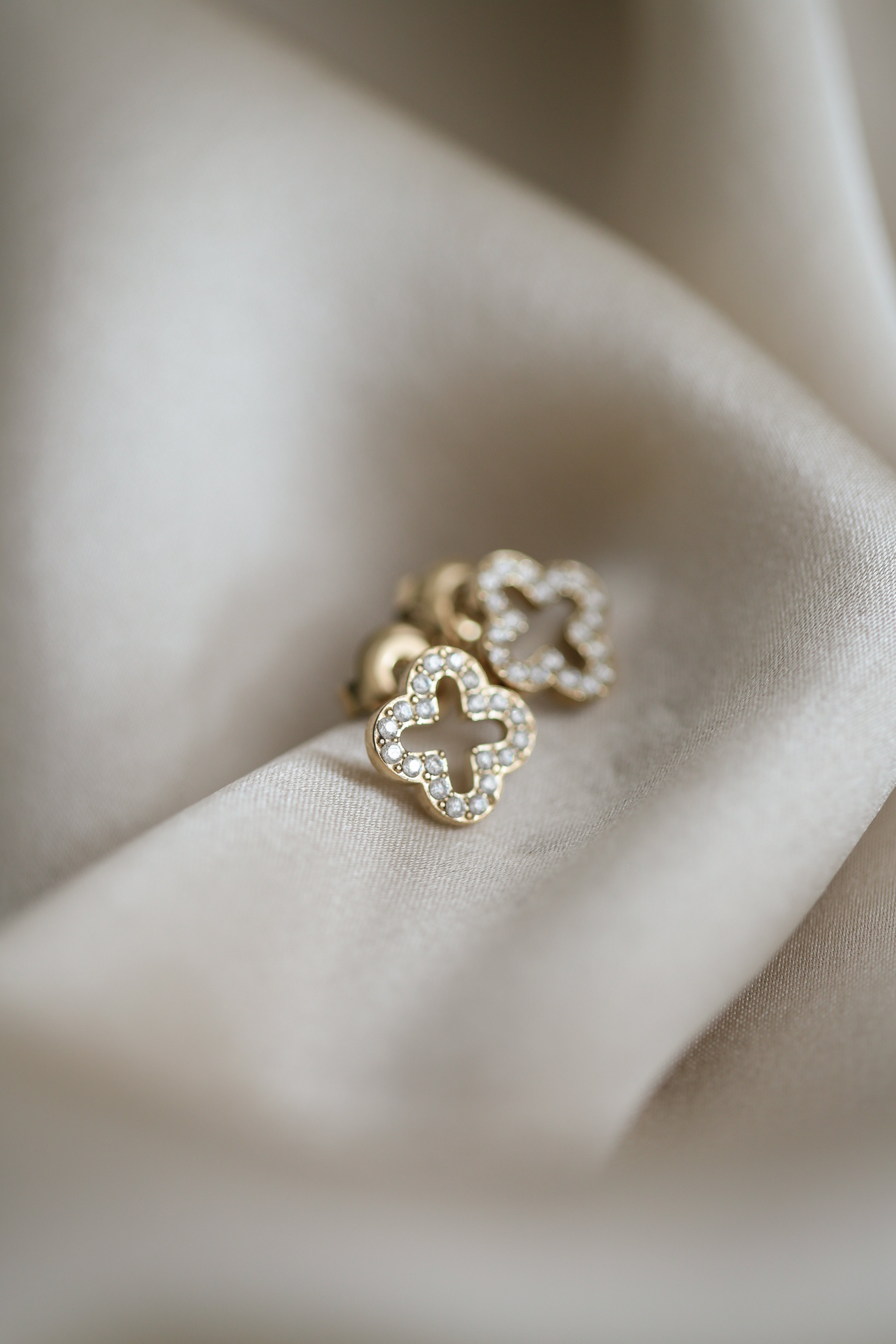 Zendaya Studs - Boutique Minimaliste has waterproof, durable, elegant and vintage inspired jewelry