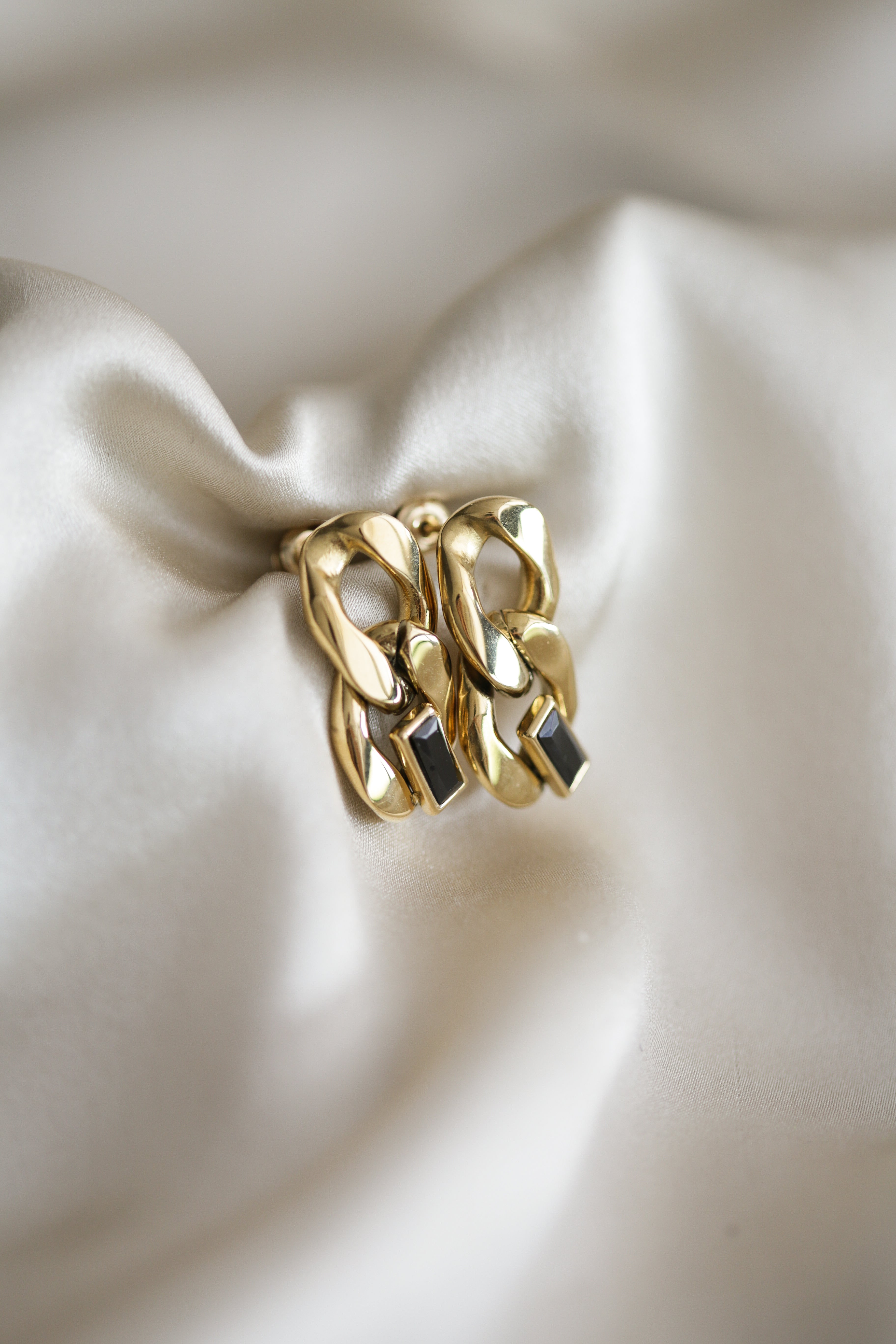 Zita Chain Earrings - Boutique Minimaliste has waterproof, durable, elegant and vintage inspired jewelry