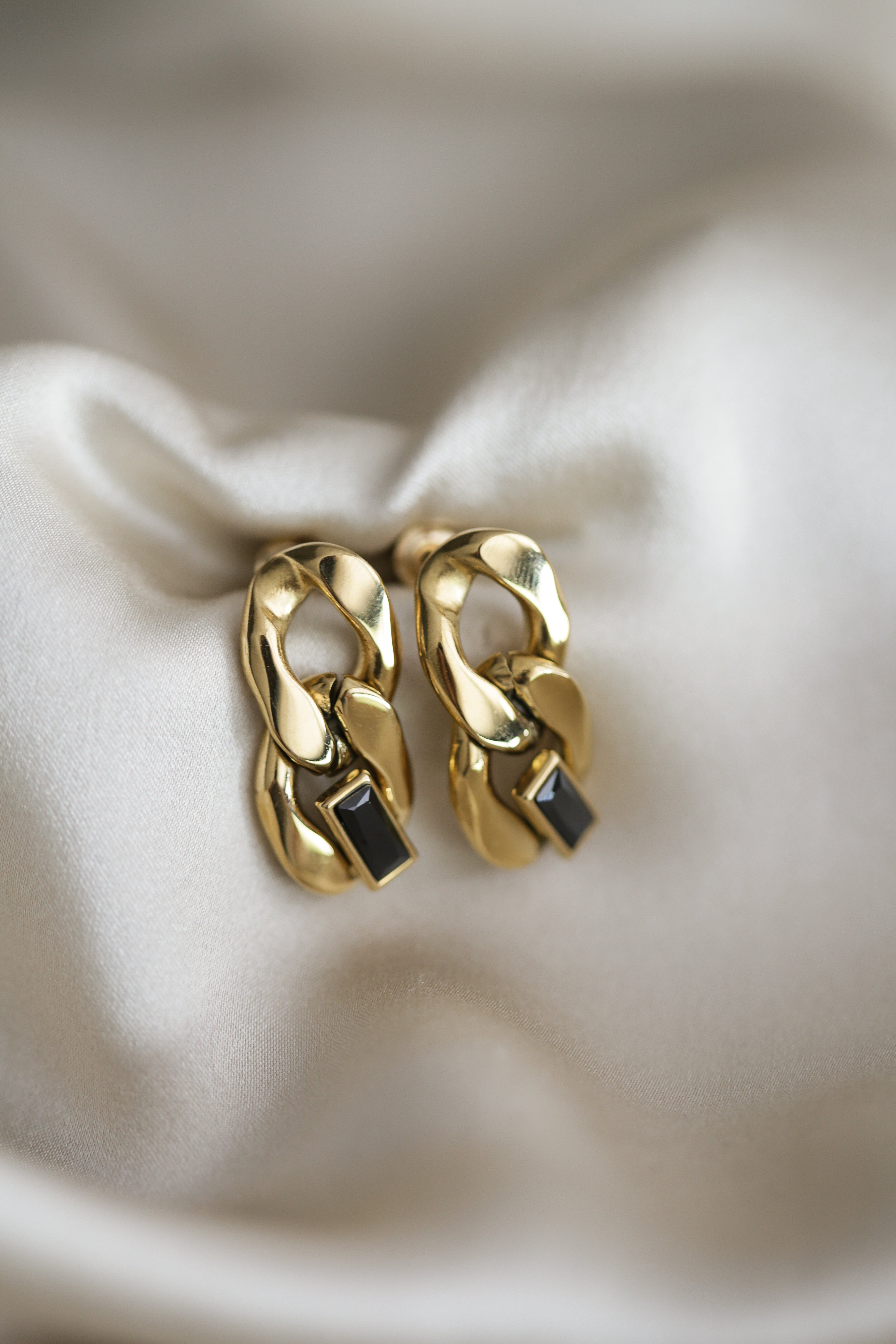 Zita Chain Earrings - Boutique Minimaliste has waterproof, durable, elegant and vintage inspired jewelry