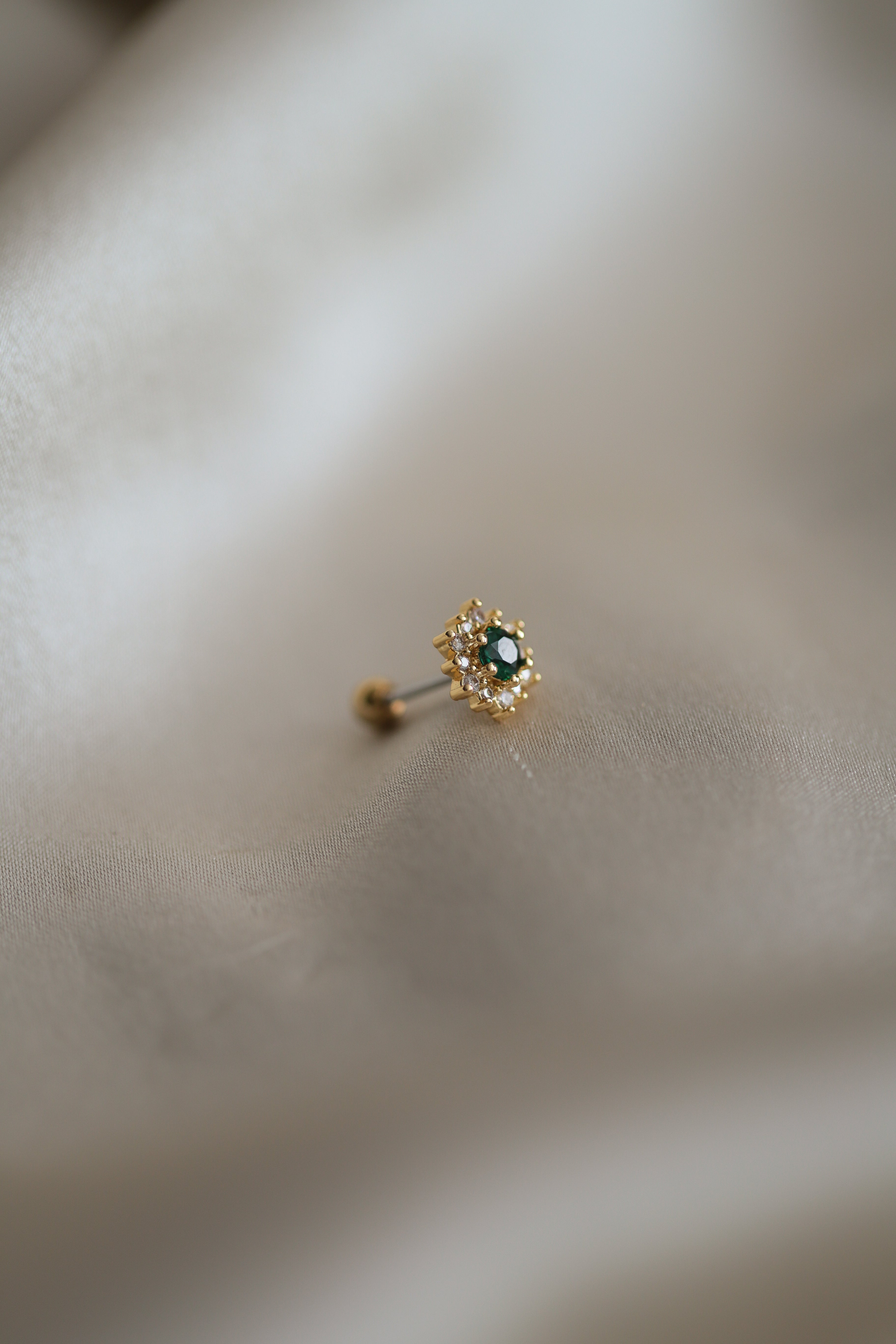 Zoe Piercing - Boutique Minimaliste has waterproof, durable, elegant and vintage inspired jewelry