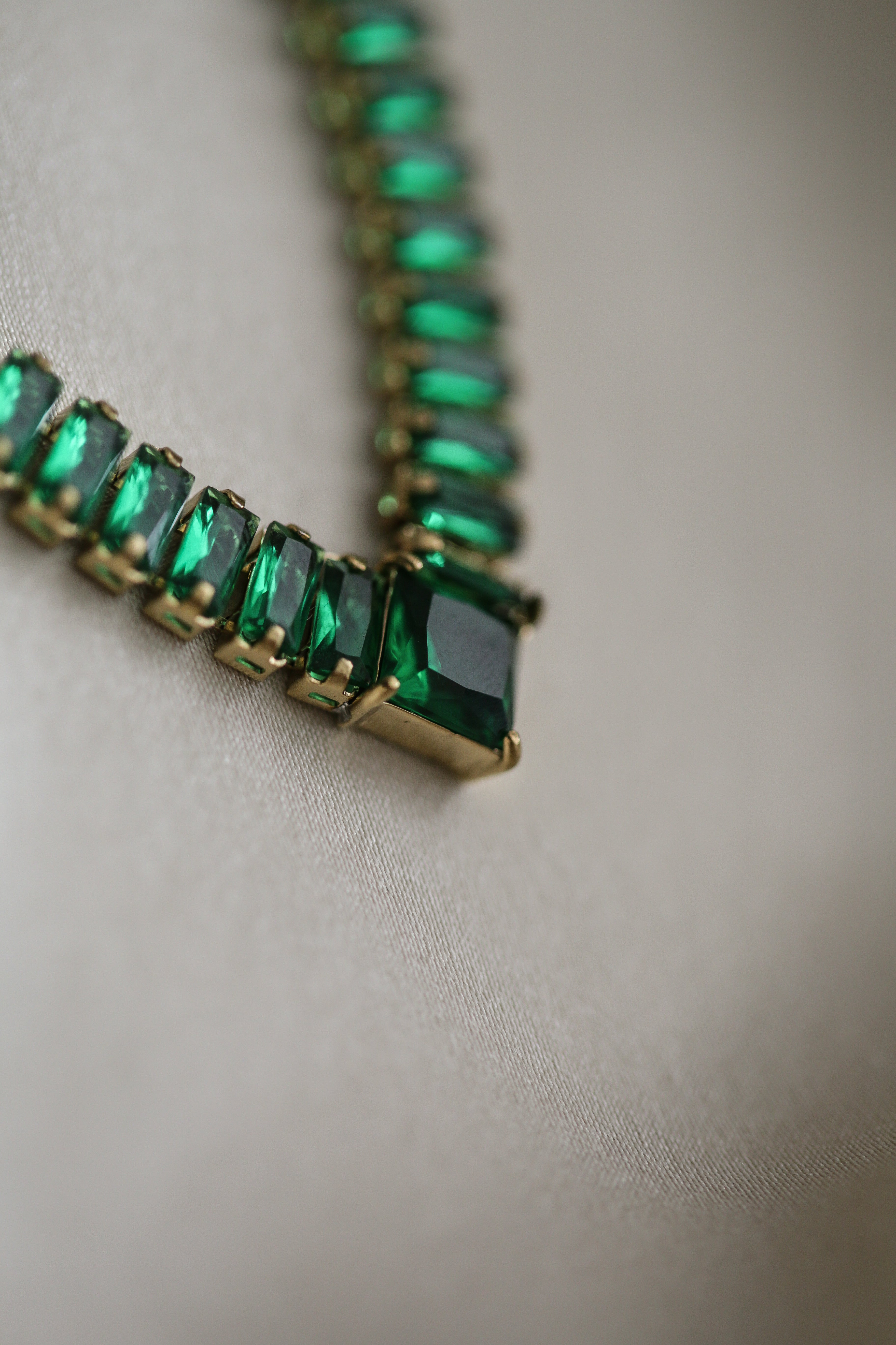 Zoe Statement Necklace - Boutique Minimaliste has waterproof, durable, elegant and vintage inspired jewelry