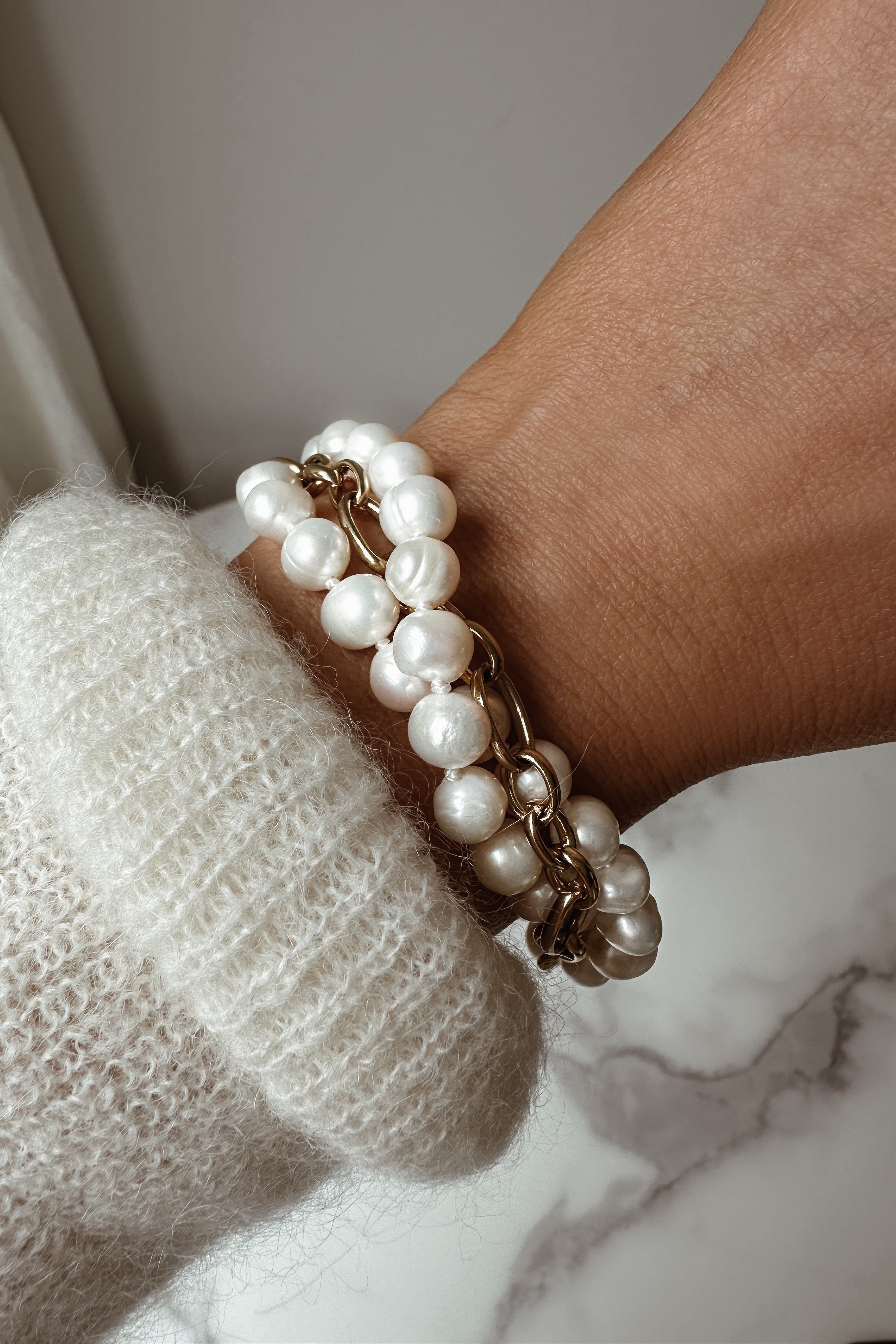 Zoya Bracelet - Boutique Minimaliste has waterproof, durable, elegant and vintage inspired jewelry