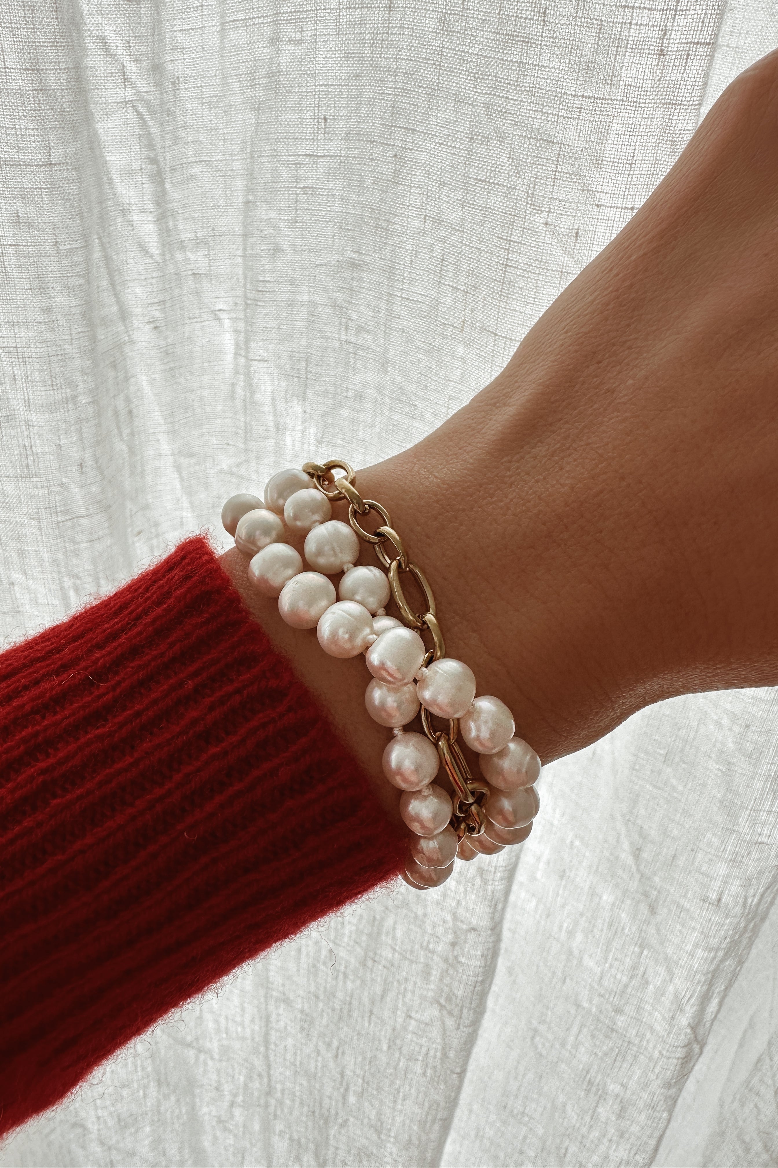 Zoya Bracelet - Boutique Minimaliste has waterproof, durable, elegant and vintage inspired jewelry