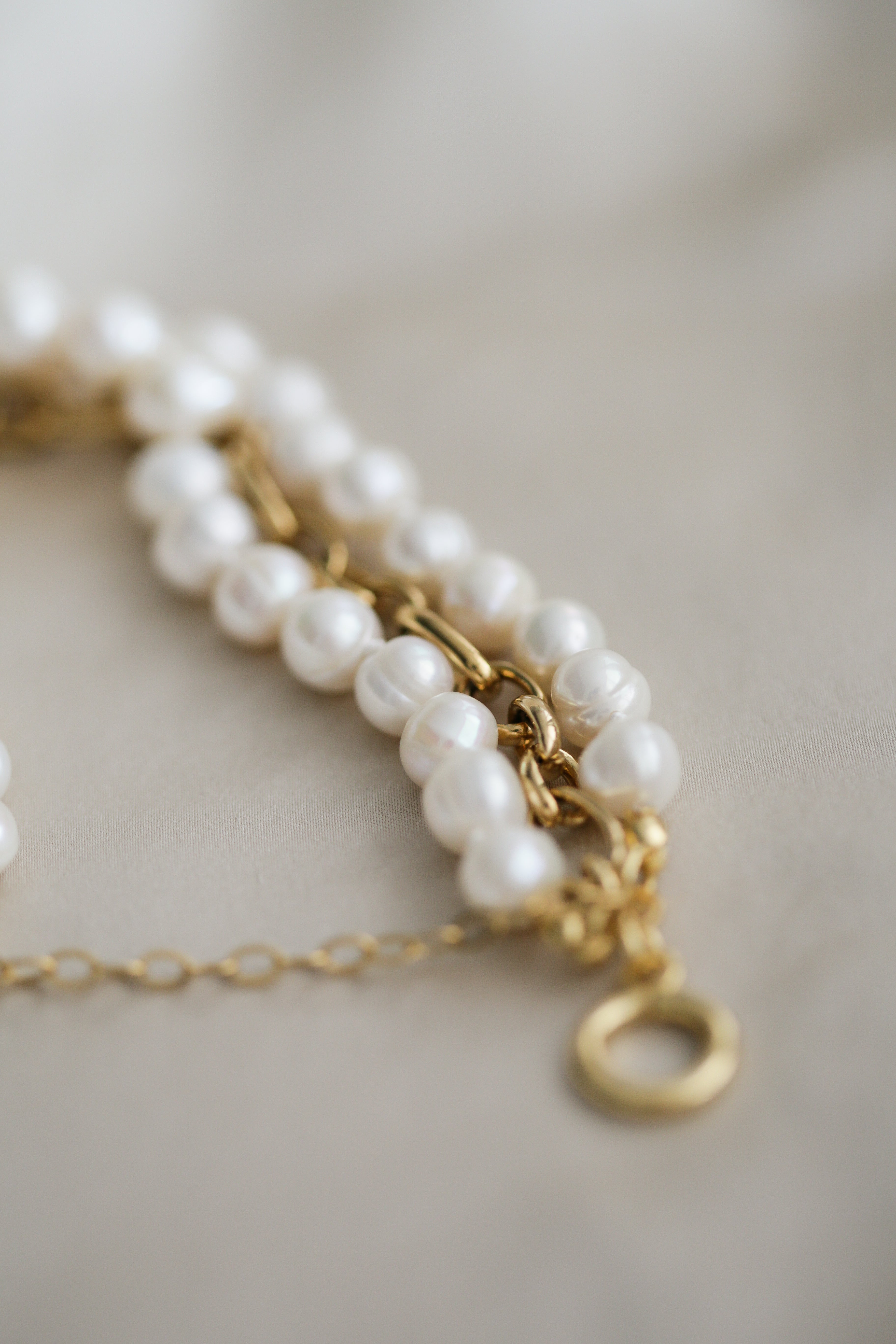 Zoya Bracelet - Boutique Minimaliste has waterproof, durable, elegant and vintage inspired jewelry