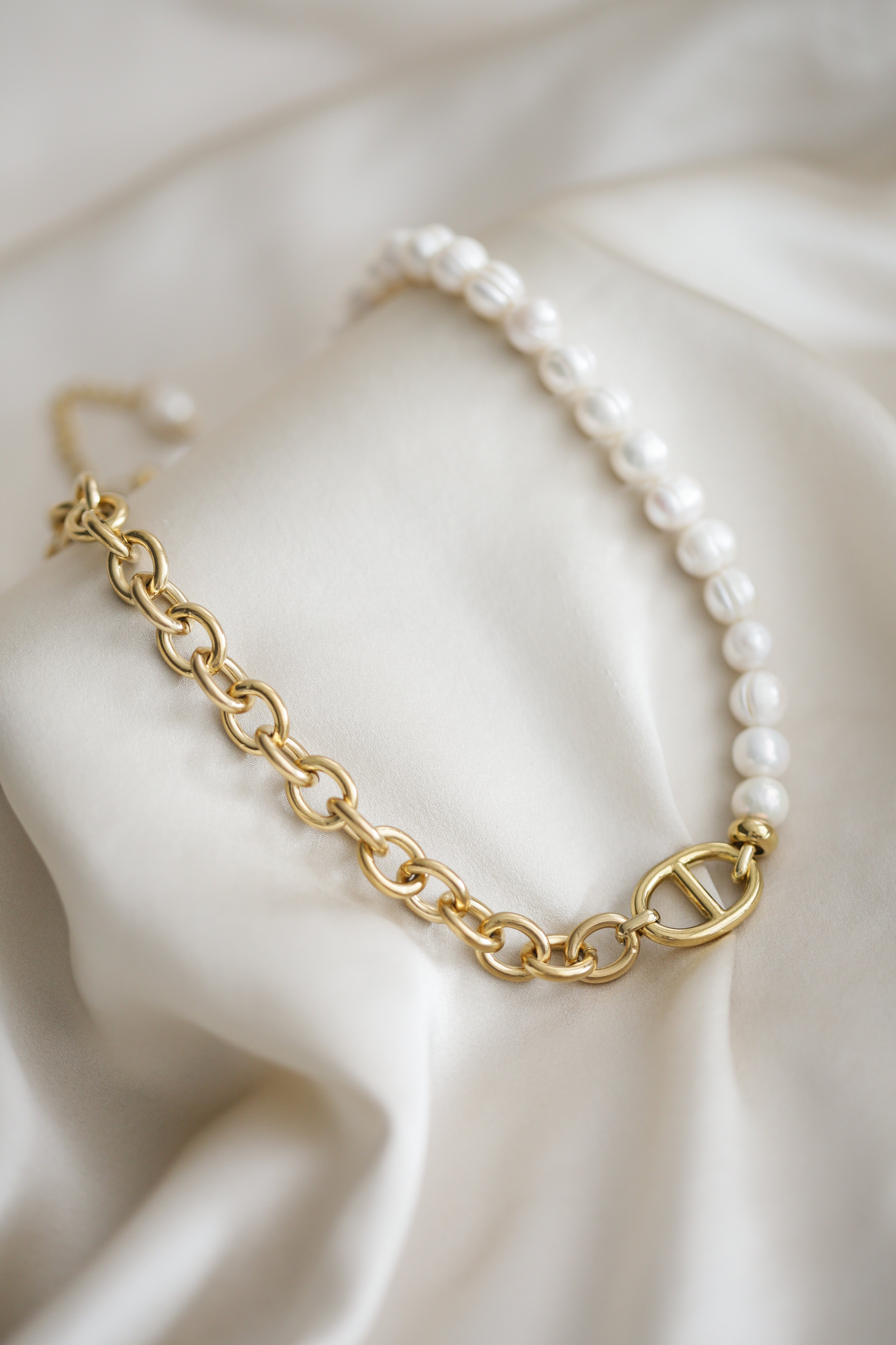 Zoya Necklace - has waterproof, durable, elegant and vintage inspired jewelry