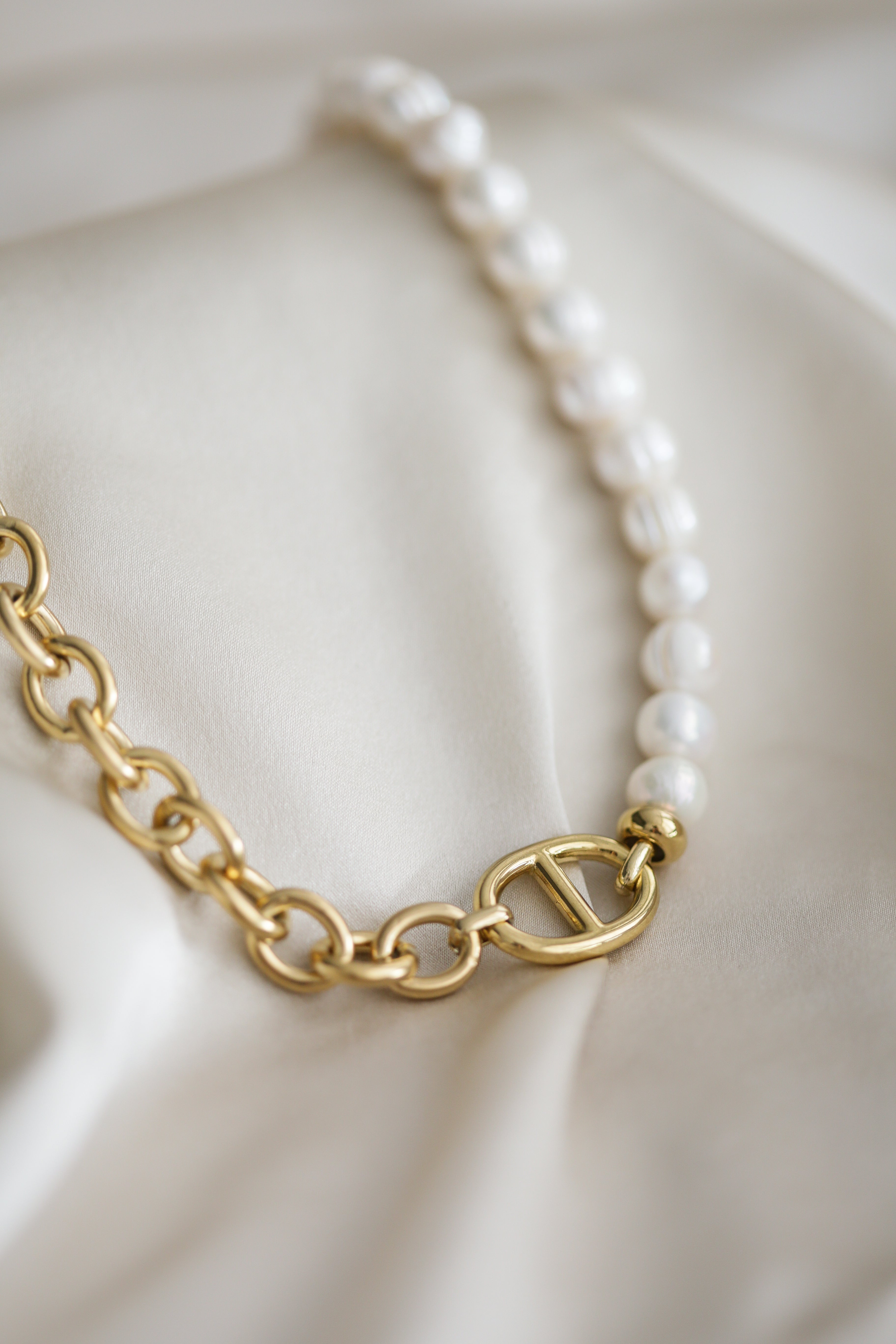 Zoya Necklace - Boutique Minimaliste has waterproof, durable, elegant and vintage inspired jewelry