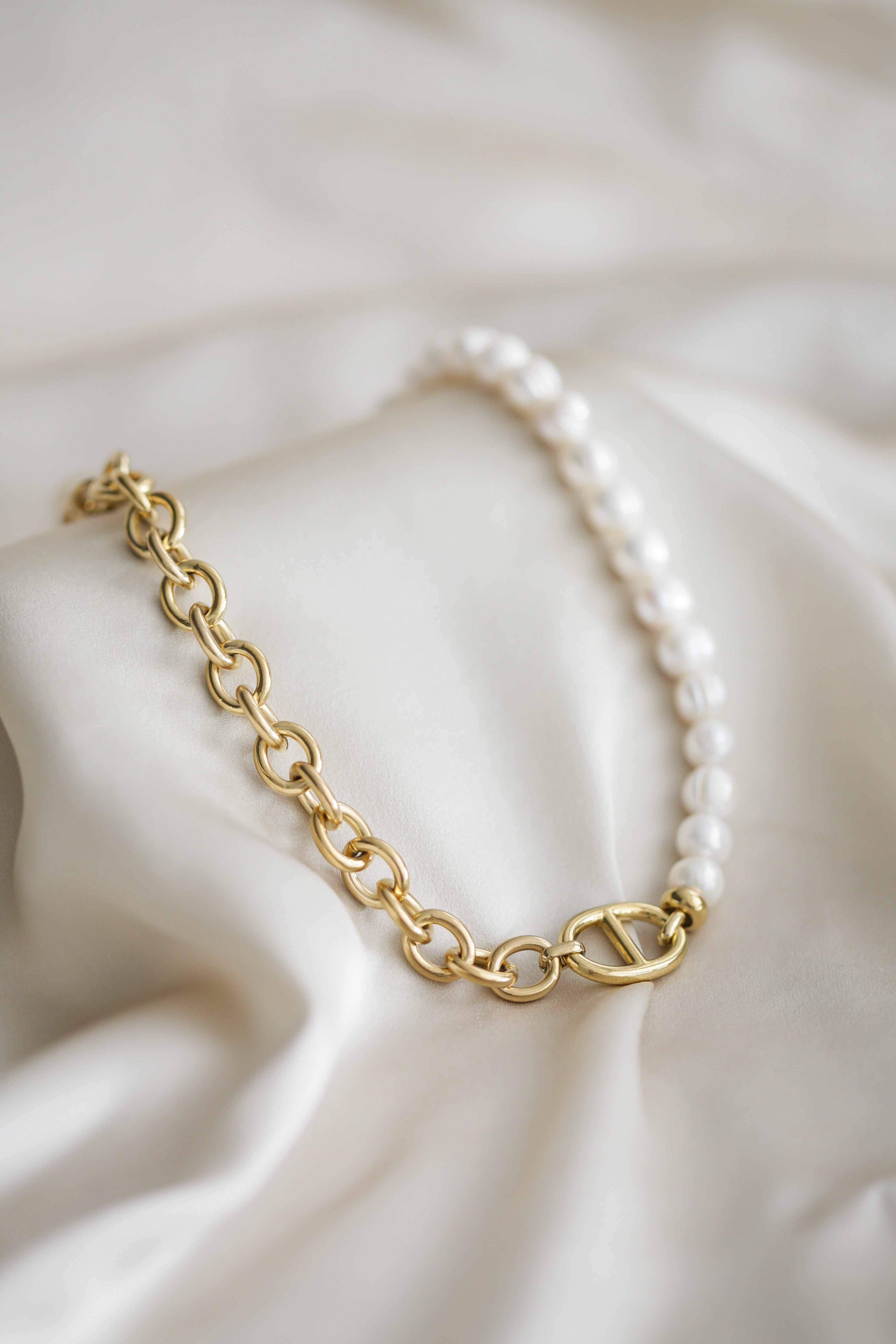 Zoya Necklace - Boutique Minimaliste has waterproof, durable, elegant and vintage inspired jewelry